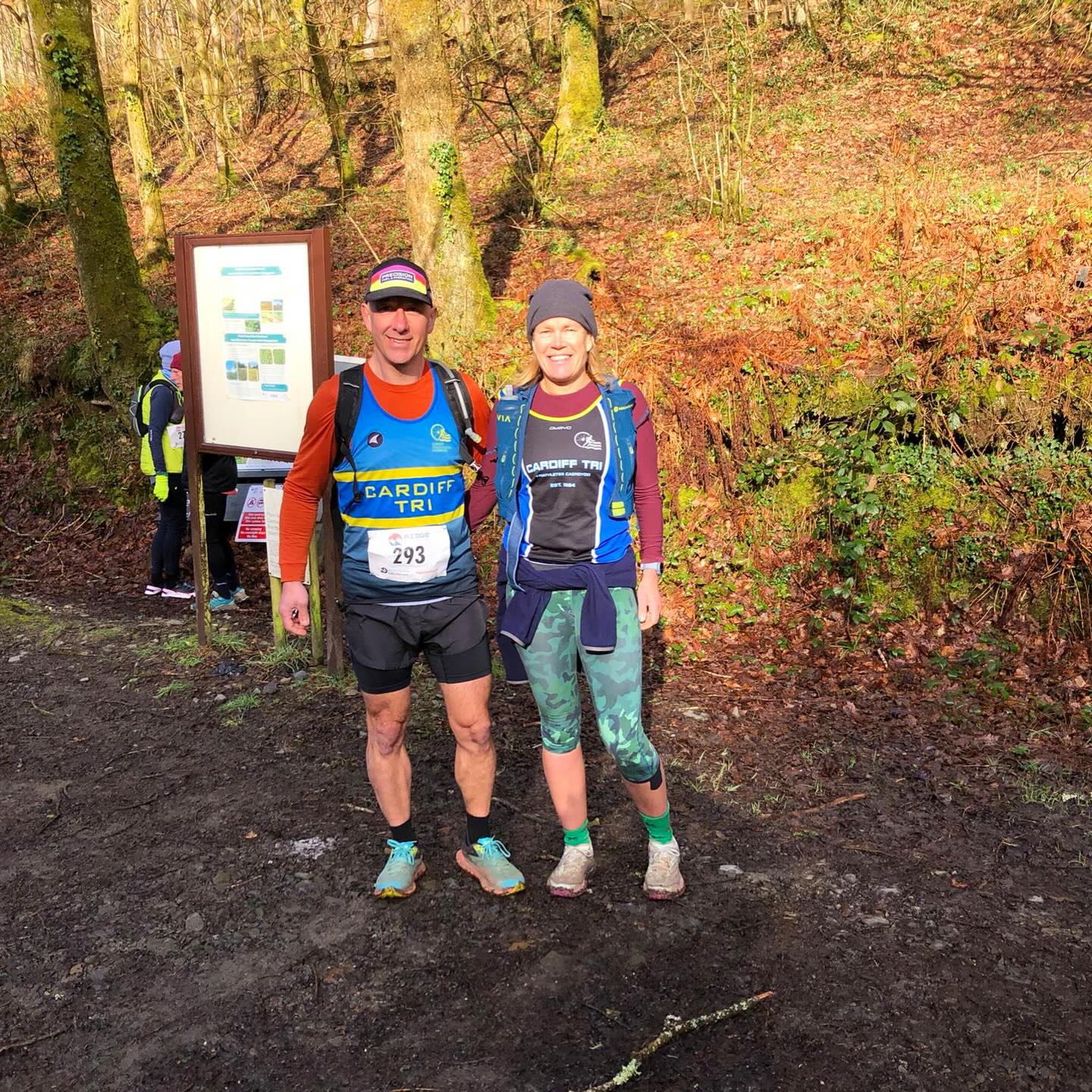 🏅 Medal Monday 🏅
We had a few of our members tackling some half marathons this weekend 🏃🏽♀️ 💪🏼
Firstly, on Saturday we had @emmaejej & @bleddeds taking on the Brechfa trail half marathon ran by @ridge_runners_wales 🏔️ They had the bonus of glorious weather ☀️
On Sunday @mikeytrains_ ran the @bathhalf in a super speedy time as always 👏🏼 💨
The weekend finished off with our tri club swim where members were suprised with a 400m TT to use as a benchmark for progress over the upcoming season 🏊♀️ 🐠 . Thanks coach @ncummins73 🙌
💛💙🖤
#cardifftriathletes #trailrunning #halfmarathon #triathlontrainning