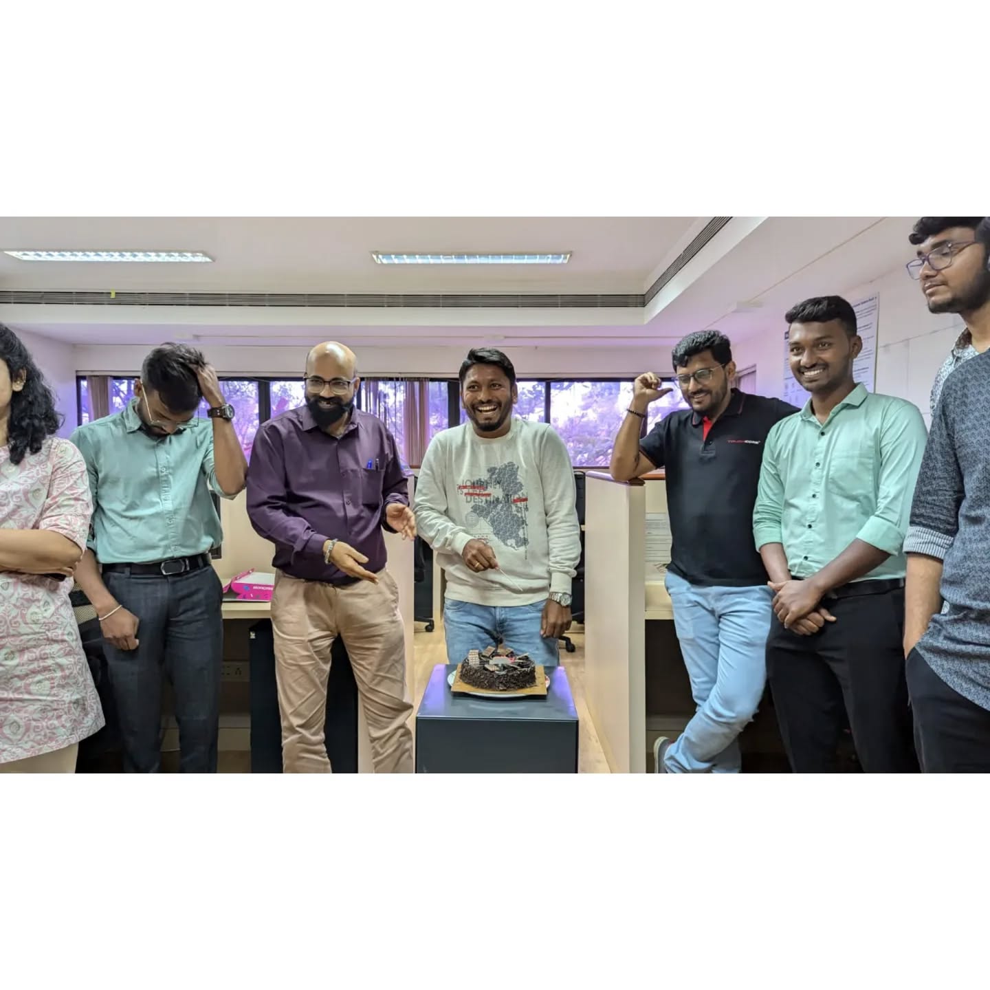 A special day for our teammate Akshay, filled with laughter, cake, and wonderful moments shared by all! 🎉🎂 Wishing him all the best for the year ahead as we celebrate this milestone together. Happy birthday, Akshay! 🎈
#OfficeCelebration #WorkFam