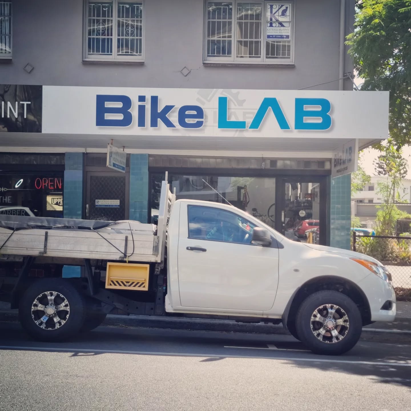 New signs for Bikelab Brisbane, designed, supplied and installed by HC Signs, go see Graham or Ren on your next bike #bikelab #bikelabnundah #bikelabbrisbane #hcsigns #heathclearysigns #tradequalified #factorbikes