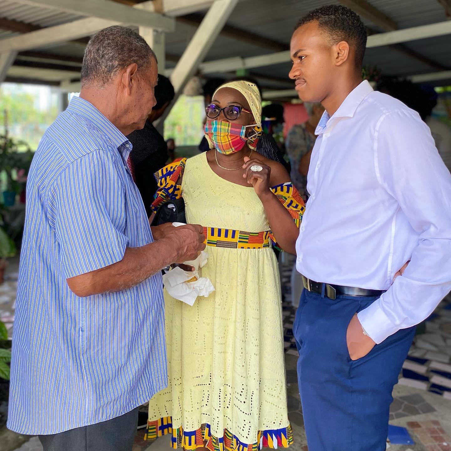 Ce dimanche 15 Mai, j'ai assisté à la présentation de candidature aux élections #législatives de mon ami Philippe Petit et de son suppléant Maurice Inimod.
L'occasion de rappeler les "raisons" de mon engagement politique, les thèmes ainsi que les valeurs que je partage avec eux.
À la fin de l'événement, j'ai eu le plaisir de discuter avec plusieurs participants sur divers sujets tels que le chômage, les algues sargasses, l'éducation, la démocratie et l'entrepreneuriat. 💬