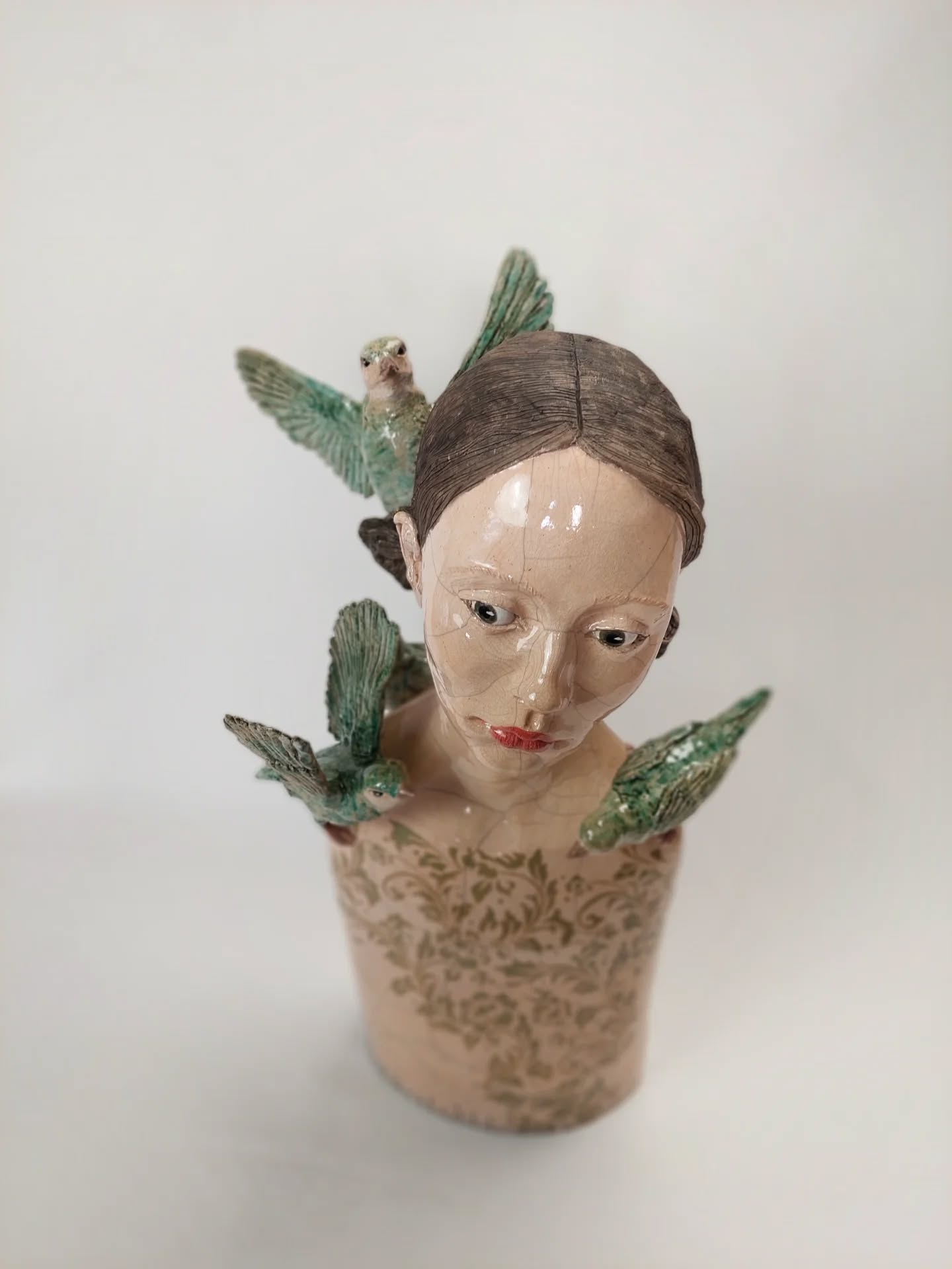 Refuge.
Cuisson raku, hauteur 40 cm env.
#clayart #sculptureceramique #birds #ceramicart #artistenantes