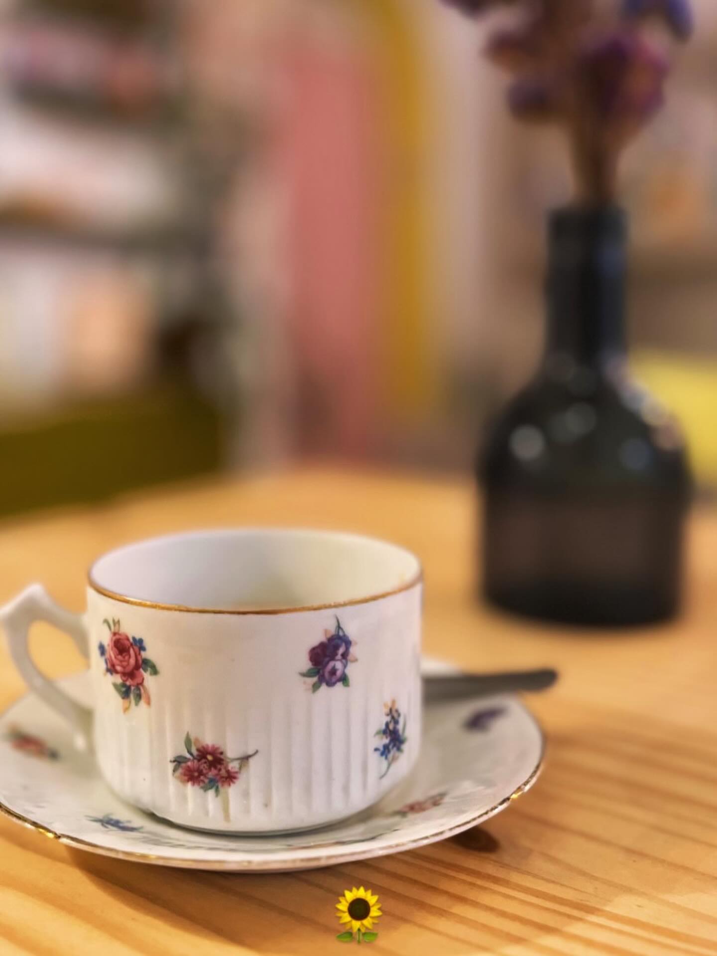 La cantine d’Alice c’est du mardi au samedi pardi ! 🌞
Chaque semaine la cheffe vous propose :
2 plats
1 avocado toast pimpé
les incontournables oeufs à la coque et au moins 2 desserts, le tout fait-maison. Sans compter touuutes les boissons délicieuses ! ☕️🤭
Ah quelle joie de pouvoir de nouveau se régaler de la cuisine d’Alice @delbiche 🌷
#studiotribu #cantinetribu #marseille #laplainemarseille