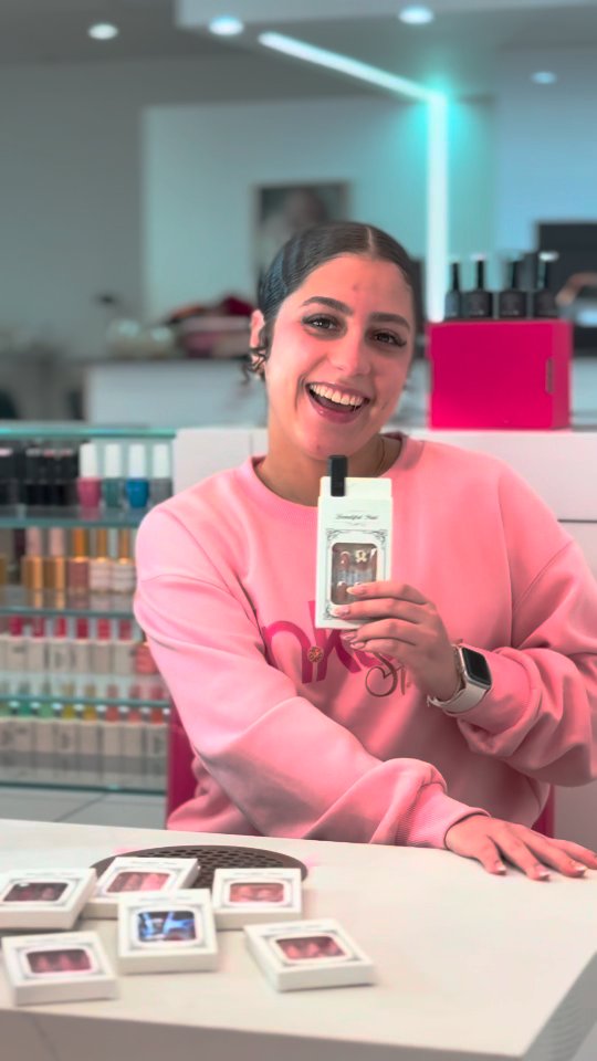 💫*New service* servicio express
Press on nails
Para quién es?
•Clientes que no puedan usar uñas por su trabajo y tienen una ocasión especial y desean lucir impecables
•Clientes con poco presupuesto
•Clientes con el tiempo reducido
La aplicación es en el kiosko o te las puedes llevar a casa 🏡
Servicio no tiene garantía
Durabilidad de 1 semana o menos 🗓
Tiempo de aplicación 30 min ⌛️