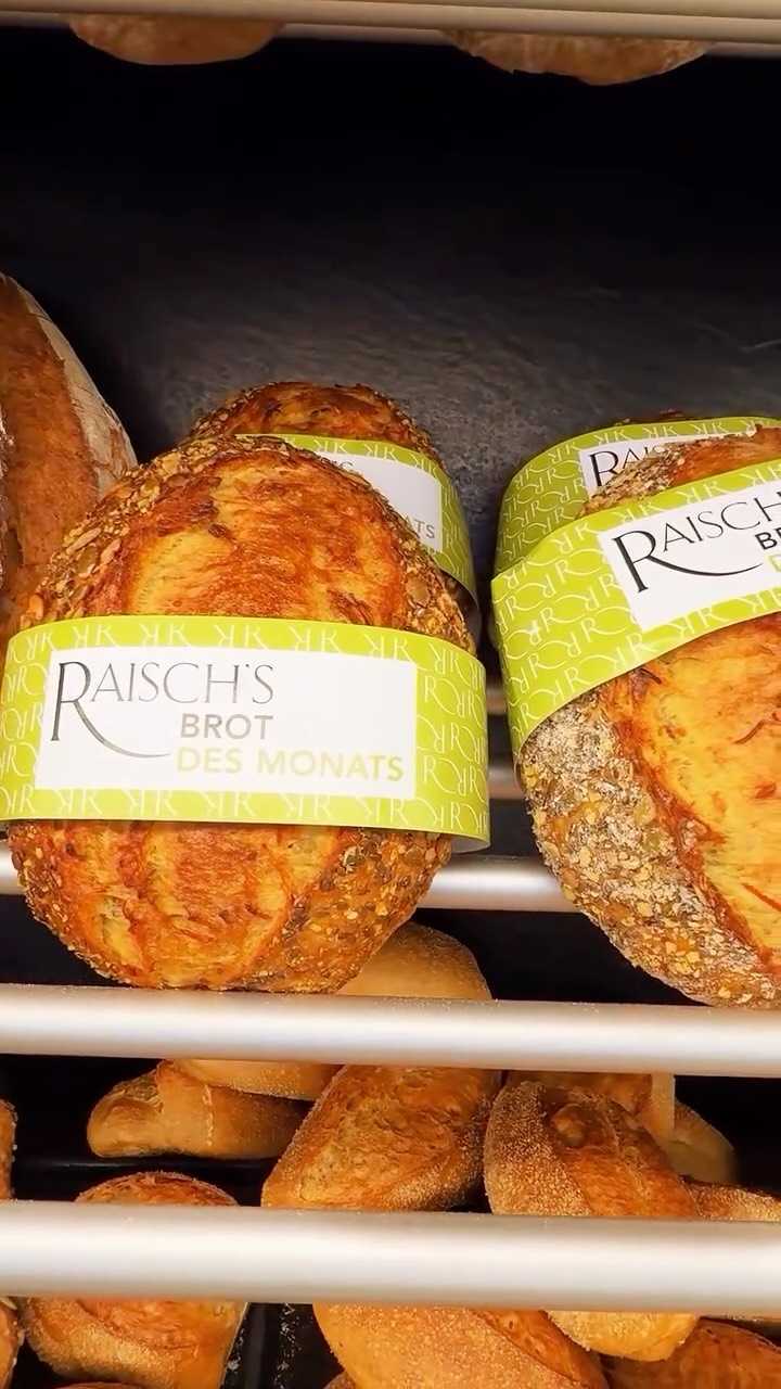 Ein kleiner Reminder für alle Frühlings-Fans! ☀️🥖
Unser Brot des Monats leuchtet in der Theke: Die Rübli-Mais-Kruste wartet auf eure nächste Brotzeit. 🌽🥕
Goldgelb, nussig und so saftig, dass man eigentlich gar nichts mehr dazu sagen muss... außer: Probiert’s mal aus! ✨
#baeckereiraisch #frühling #brotzeit #brotdesmonats #handwerk