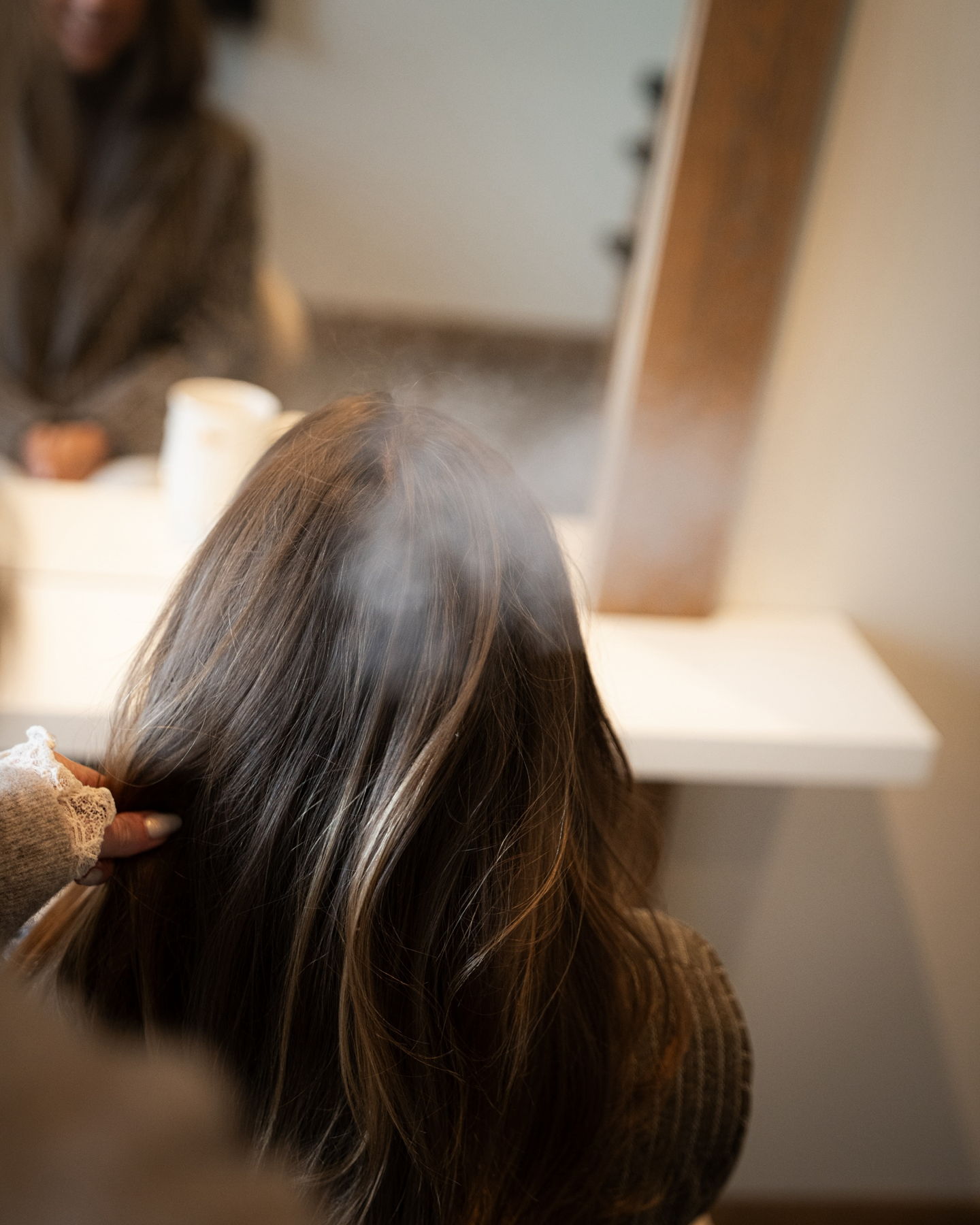 Soft, shiny & flexible ✨
Voor deze look gebruikte ik Session Spray Flex perfecte fixatie terwijl het haar natuurlijk blijft bewegen. Love this misty vibe.
#sessionsprayflex #mistyvibe #salonbellavita #kevinmurphy #bookies #naturalhair