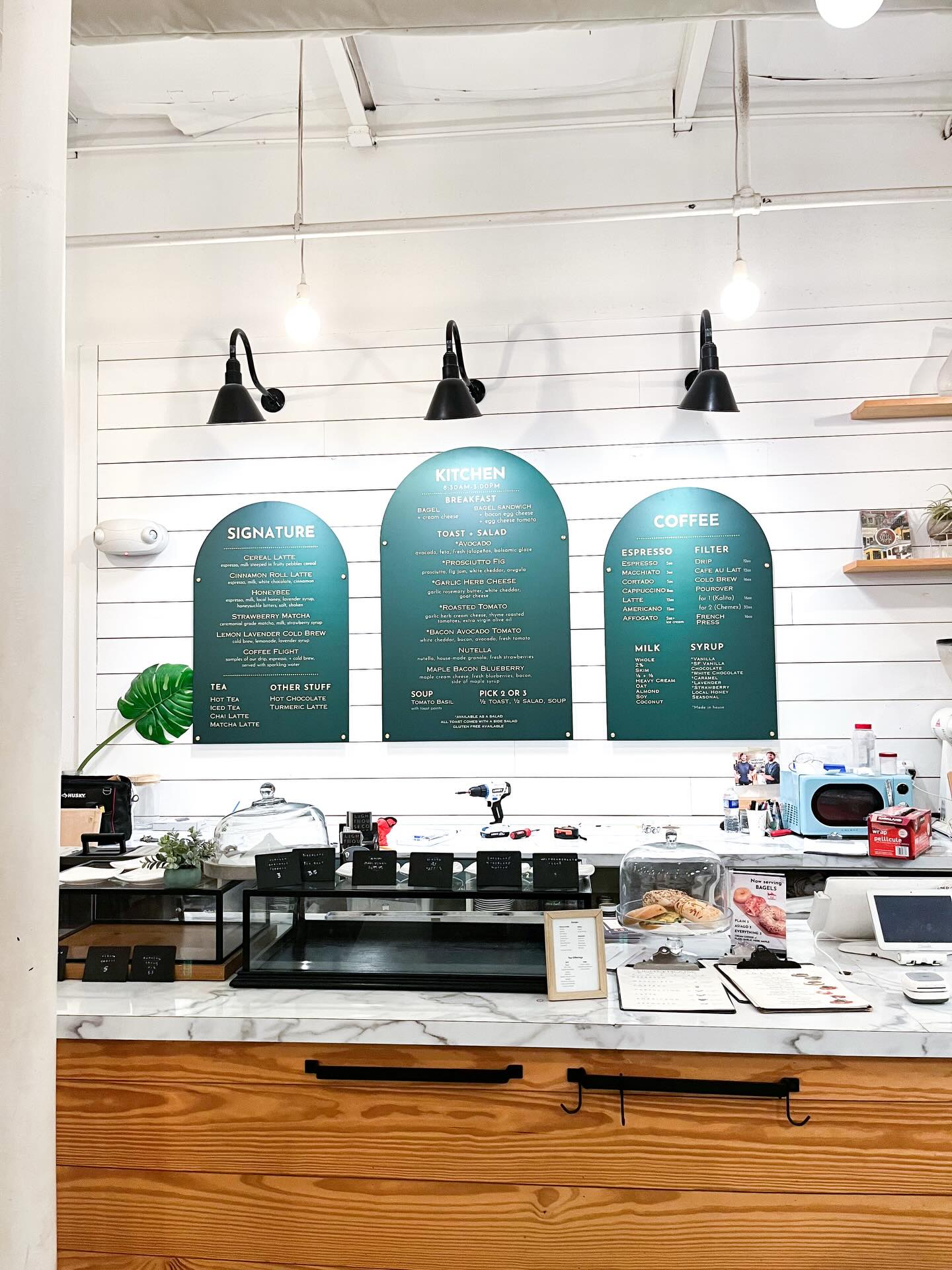 If you haven’t been in the shop the last week…🥁🥁🥁… WE GOT NEW MENU BOARDS 🤩🤩🤩 !!!
Same specialty coffee you love, just with a glow up ✨
Thank you @rebelgraphix !