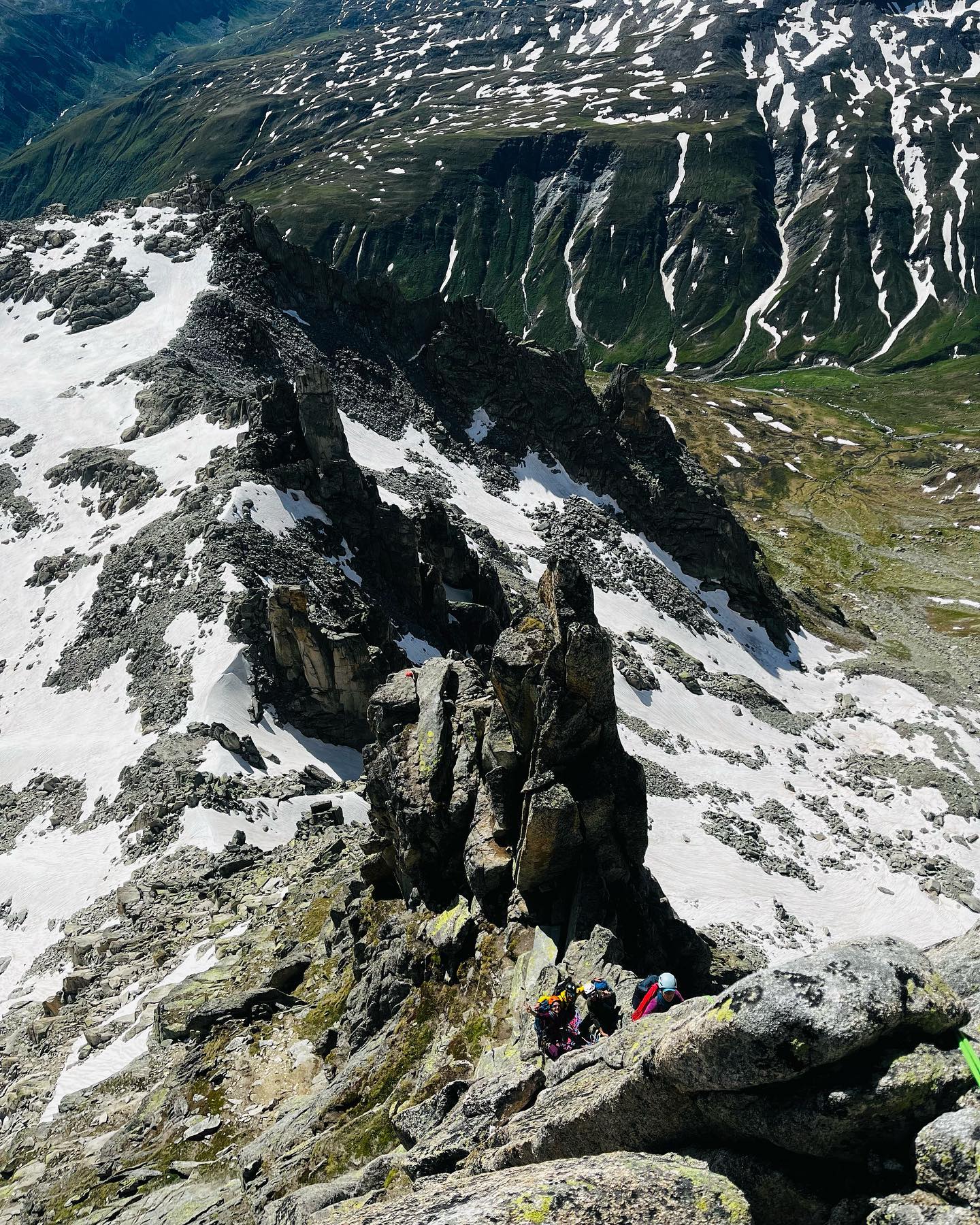 Gross Bielenhorn Cresta SE 🧗♂️
.
.
.
#furkapass #climbing #alpinism #mountainridge #nature #mountain #sunny #mountainlovers #sunrise