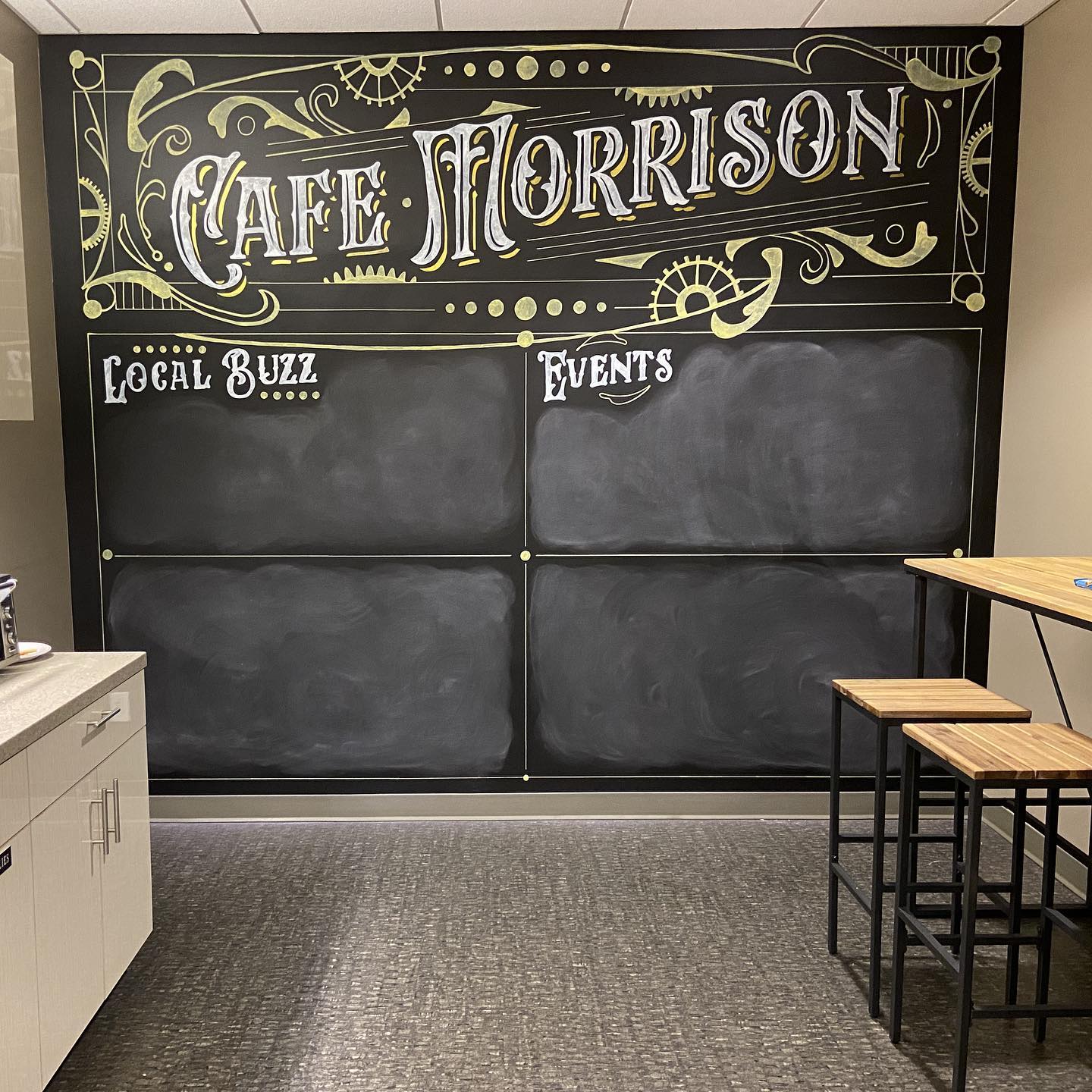 Client wanted something in a steam punk/art deco style for their break room. I really love how this turned out and it changed the entire vibe of the place! Swipe to see the before pic… it’s a major transformation!
#sandiegochalk #sandiegochalkartist #sandiegoartist #chalkart #chalkartist #chalkartists #chalkproject #handlettering #craftycroc #chalkboard #chalkboardwall #chalkboardart #chalkboardartist