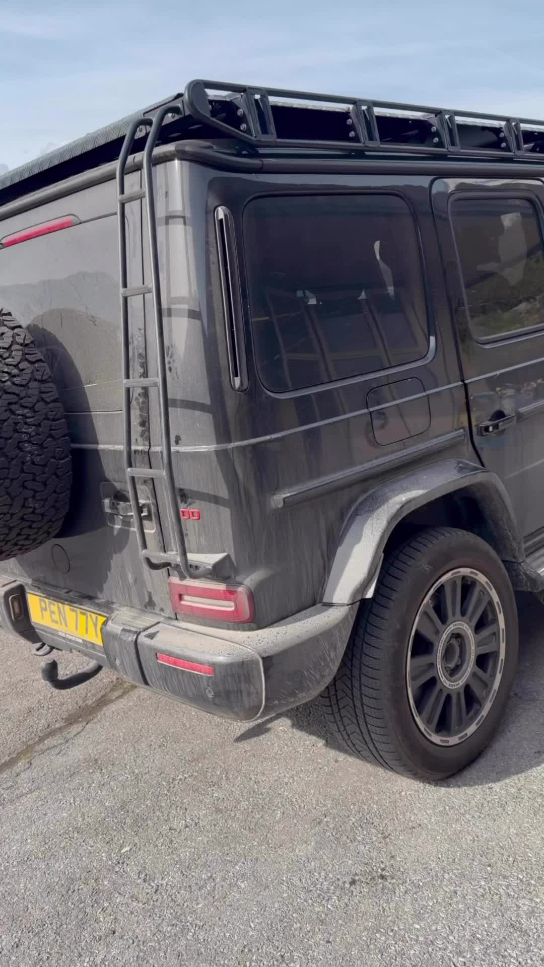 🔥 Brabus G800 – Verbier
Nettoyage Prestigieux intérieur & extérieur pour une icône hors normes.
⏱ 2h | 💰 CHF 135.–
📍 EasycleanVS – Verbier
Parce qu’un G800 mérite un soin à sa hauteur. 💎
#EasycleanVS #BrabusG800 #ClasseG #Detailing #Verbier #LuxuryCars #CarCare #Valais