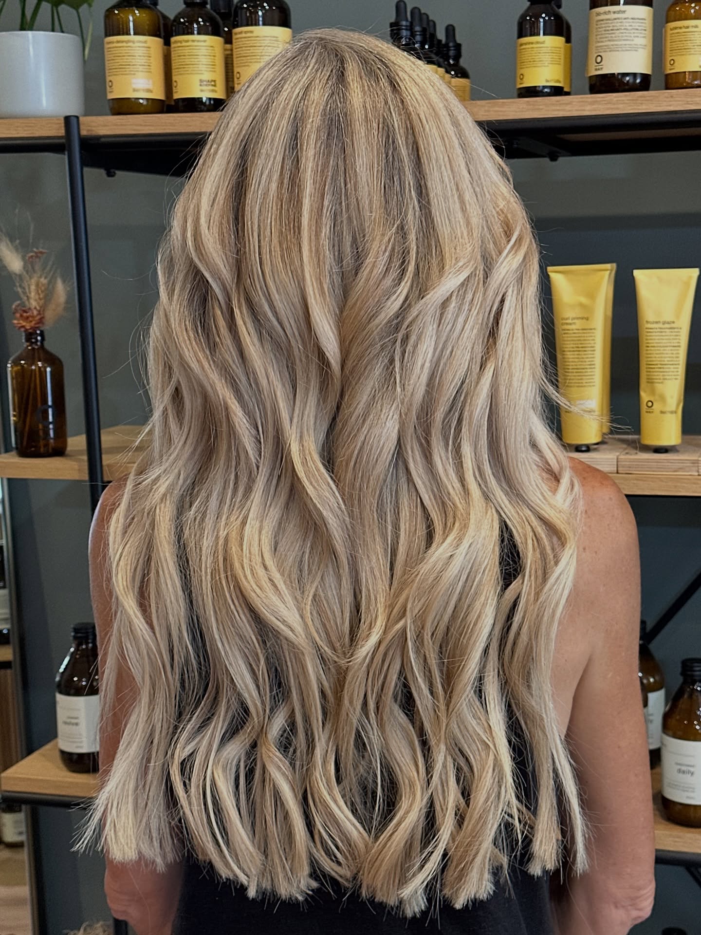 Still not over this transformation with @greatlengthsaus full head keratin bond hair extensions 😍
@itsblairlewis working her magic ✨