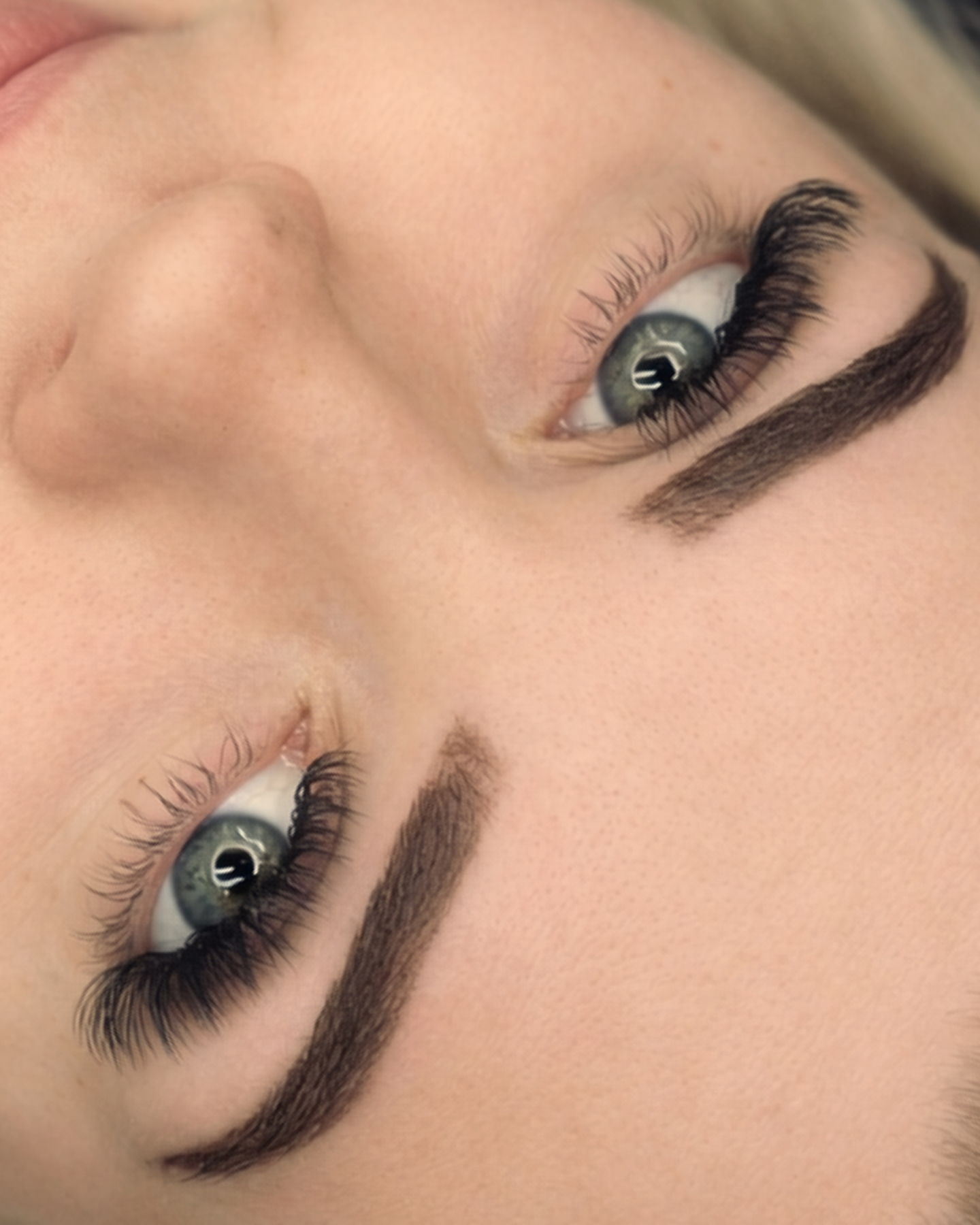 Ein kleines Detail mit großer Wirkung 💫
#lashes #beautylife #perfectlook #lashedup #confidenceboost