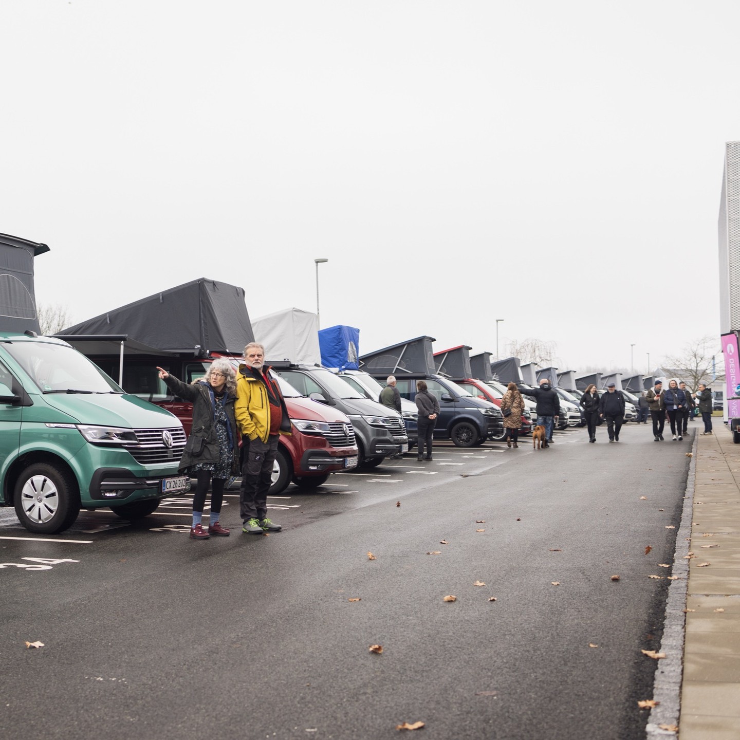 VW California Day 2023 hos @autocentralen.vejle. Skønt event med udstilling, foredrag og ikke mindst over 1.000 besøgende. 120 medlemmer af klubben var inviteret til middag med foredrag og musik om aftenen. Overnatning på pladsen og lækker morgenmad dagen efter.