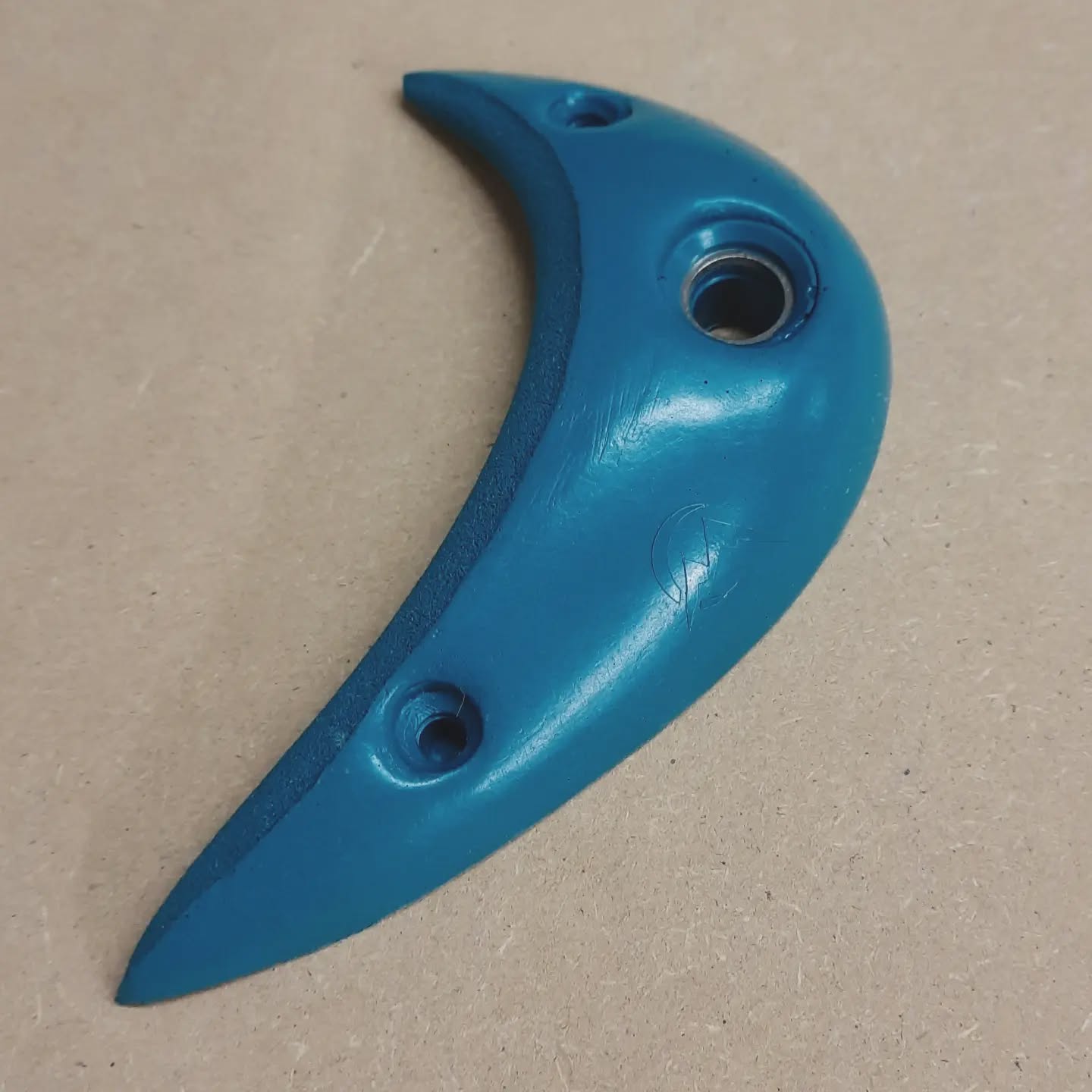 Erster Griff unserer neuen Dual Texture Serie
#climbmania_de #climbmania #climbingholds #climbing #climb #climbing_is_my_passion #shapes #bouldering #boulder