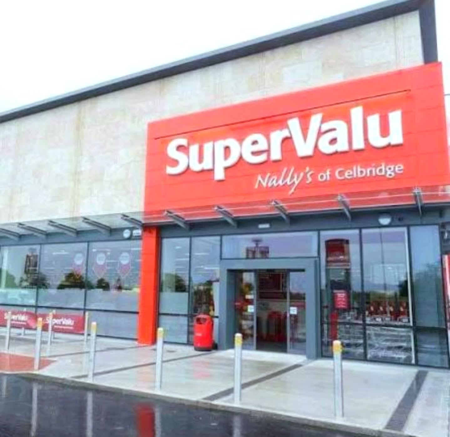 Our first @supervalu_irl stores in Co Kildare 😁
Looking forward to stocking our products in these fab stores in Celbridge and Maynooth.
Thursday 26th March you can find our products here! 📍
#supervalu #Cheesecake #musgrave #premiumdesserts #treatsbysylvia
@nallys_supervalu_celbridge
@supervalu.maynooth