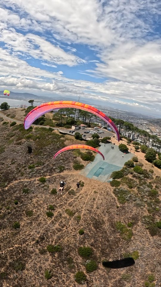Most people donβt know thisβ¦
you can actually fly a paraglider on your first training day.
Our instructional tandem flights in Cape Town let you learn how lift works, how we take off and land β and if conditions are good you can steer the wing yourself.
Thinking about becoming a pilot?
Ask your instructor during the flight.
The full license course takes about 12 days.
Your tandem flight counts toward the course price.
Would you want to learn to paraglide yourself?
#skysafari
#lionshead
#capetown
#capetownparagliding
#paraglidingcourse