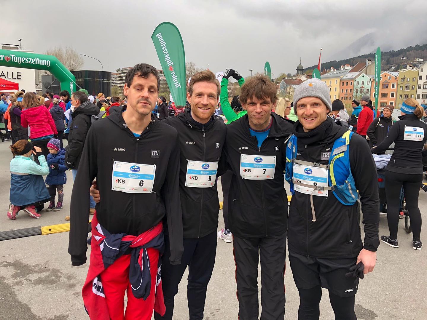 We did it 🏃♂️🥳
Unsere beiden Laufwunder Heiko & Sebastian vom Haus Bahnhofstraße haben heute Mittag bei schönstem Schneetreiben, zusammen mit Dennis & Joschi am Tiroler Frühlingslauf in Innsbruck teilgenommen. Wie geil ey, wir sind richtig stolz auf euch 🥳
Vielen lieben Dank auch an @jako_ag für die super Ausrüstung 🙏
#inklusion #gemeinsam #menschunited #forabetterworld #togetherstronger #tirolerfrühlingslauf