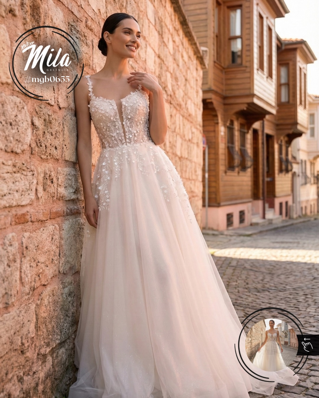 Aşkın en zarif hali, ince işçilikle buluştu. ✨
Atelier Mila’nın yeni koleksiyonundan #mgb0655 modeli, üç boyutlu çiçek aplikeleri ve ışıltılı detaylarıyla sizi bir masalın başrolüne davet ediyor. Transparan korse yapısı ve derin dekoltesiyle modern, uçuş uçuş eteğiyle ise zamansız bir görünüm... 🤍
#ateliermila #kadıköygelinlik #2026gelinlikmodelleri #weddingdress