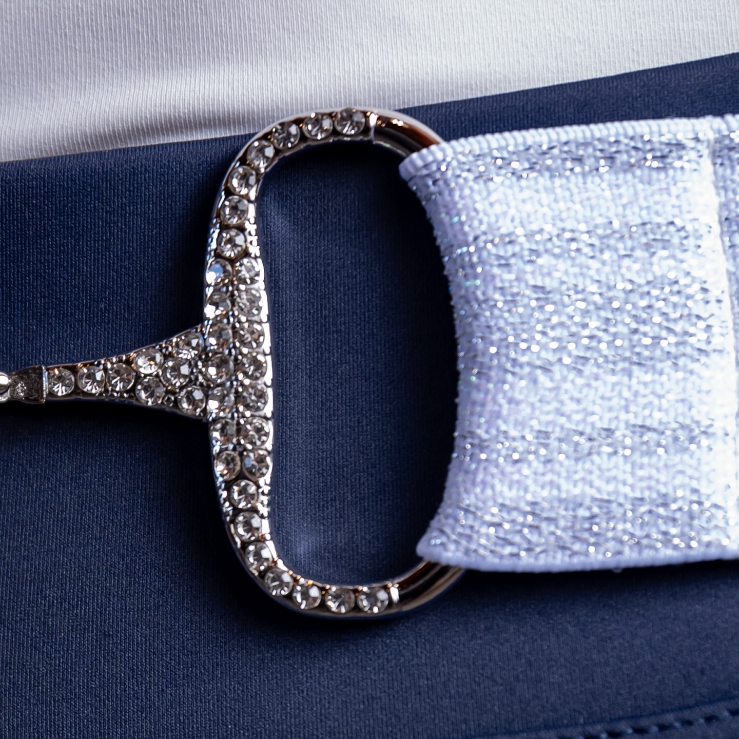 Cada detalle cuenta 🐎✨. Nuestros accesorios combinan estilo y comodidad para cada happy rider
Every detail matters 🐎✨. Our accessories combine style and comfort for every happy rider.
👸 @noelia.dressage
#dressage #equestrian #equestrianlifestyle #jinete #equestrianlifestyle