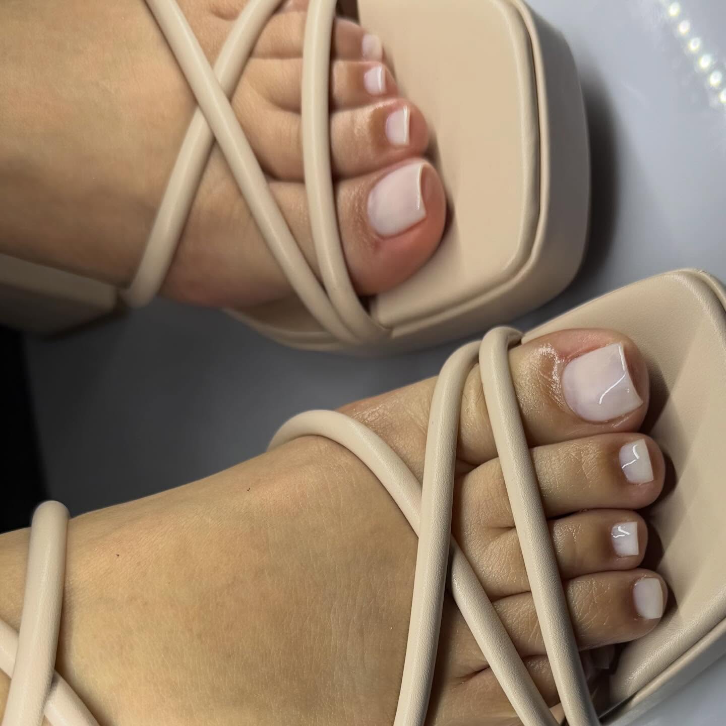 Gel Pedi
@candacemortiz
#nails #nailtech #lanailtech #beginnernailtech #nail artists losangeles losangelesnails lanailartist nailsoninstagram nailoninstagram nailsonfleek💅🏼 nailinspo💅 nailsoftheday💅 nailsnailsnails nailstoinspire nailideas naildesig cutenail nailsonpoint💅 naturalnails structuredmanicure gelxed pedi dipnails acrylicoverlay acrylicnailsdesign pressonnailsbusiness pressonnailsets