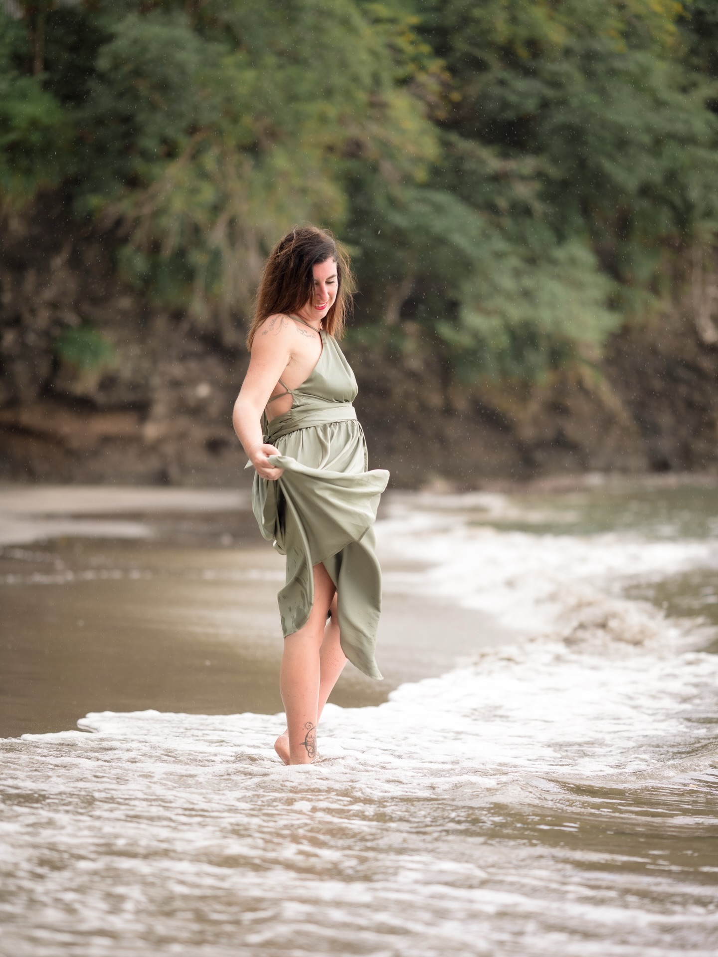 Il y a une beauté unique dans chaque femme.
Dans un regard, un geste, une attitude… dans ce que vous êtes, tout simplement.
Ces shootings solo sont une parenthèse pour vous reconnecter à vous, à votre féminité, à votre confiance, à votre lumière.
Parce que la beauté, ce n’est pas une norme…
c’est ce que vous dégagez. 🤍
💌 Envie de tenter l’expérience ? Écrivez-moi.
#shootingsolo #photographemartinique #portraitfemme #feminite #confianceensoi