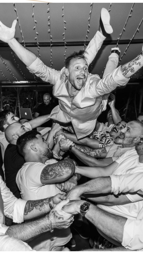 “💍 Quand l’amour prend vie…✨ Une journée remplie d’émotions, de rires et de souvenirs inoubliables ! #Mariage #AmourÉternel #WeddingVibes #MomentsMagiques”