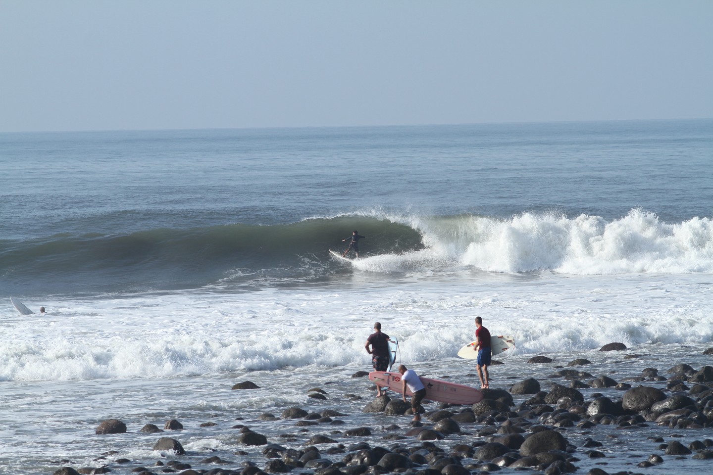 Heavy Punta Roca section. Heavy style.
@alvaroramirez1616 doing what he does best—dropping in with zero hesitation and all the flow. This is what happens when you've got the right gear that moves like you do.
VeraFlex boardshorts built for surfers who send it.
#NatureIndustries #natureisourindustry #AlvaroRamirez #PuntaRoca #SurfStyle #VeraFlex #ActionSports #SurfCommunity