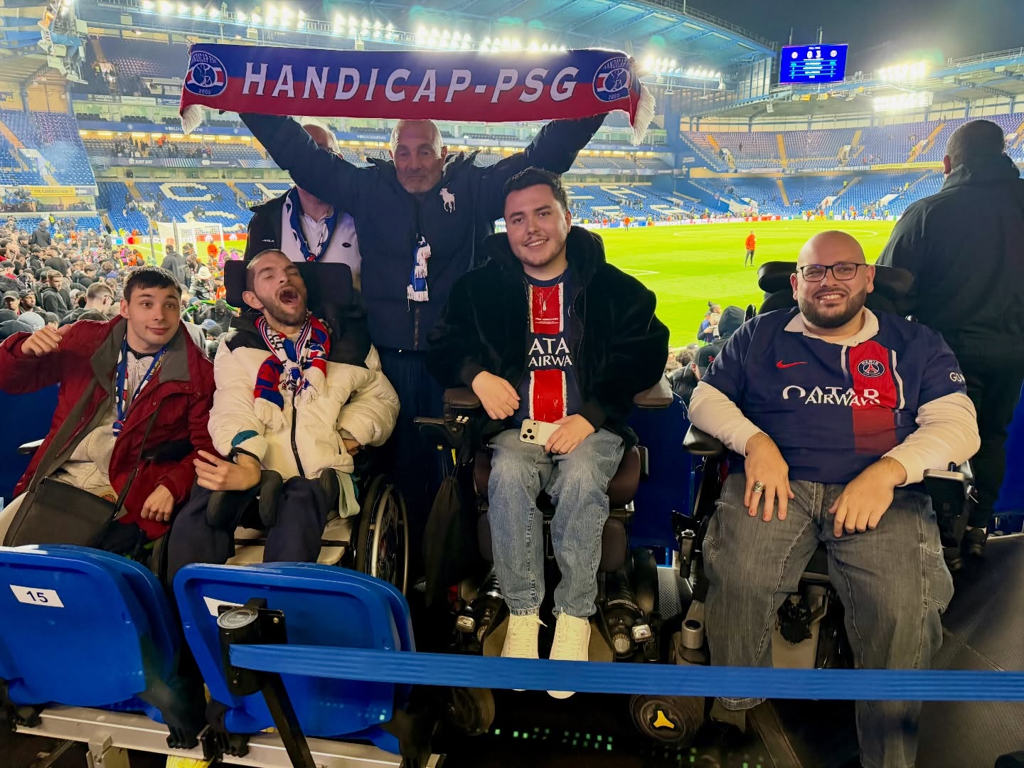 Handicap PSG à Londres pour le 1/8 de finale retour contre #Chelsea 🔴🔵
#handicappsg #psg #parissg #londres