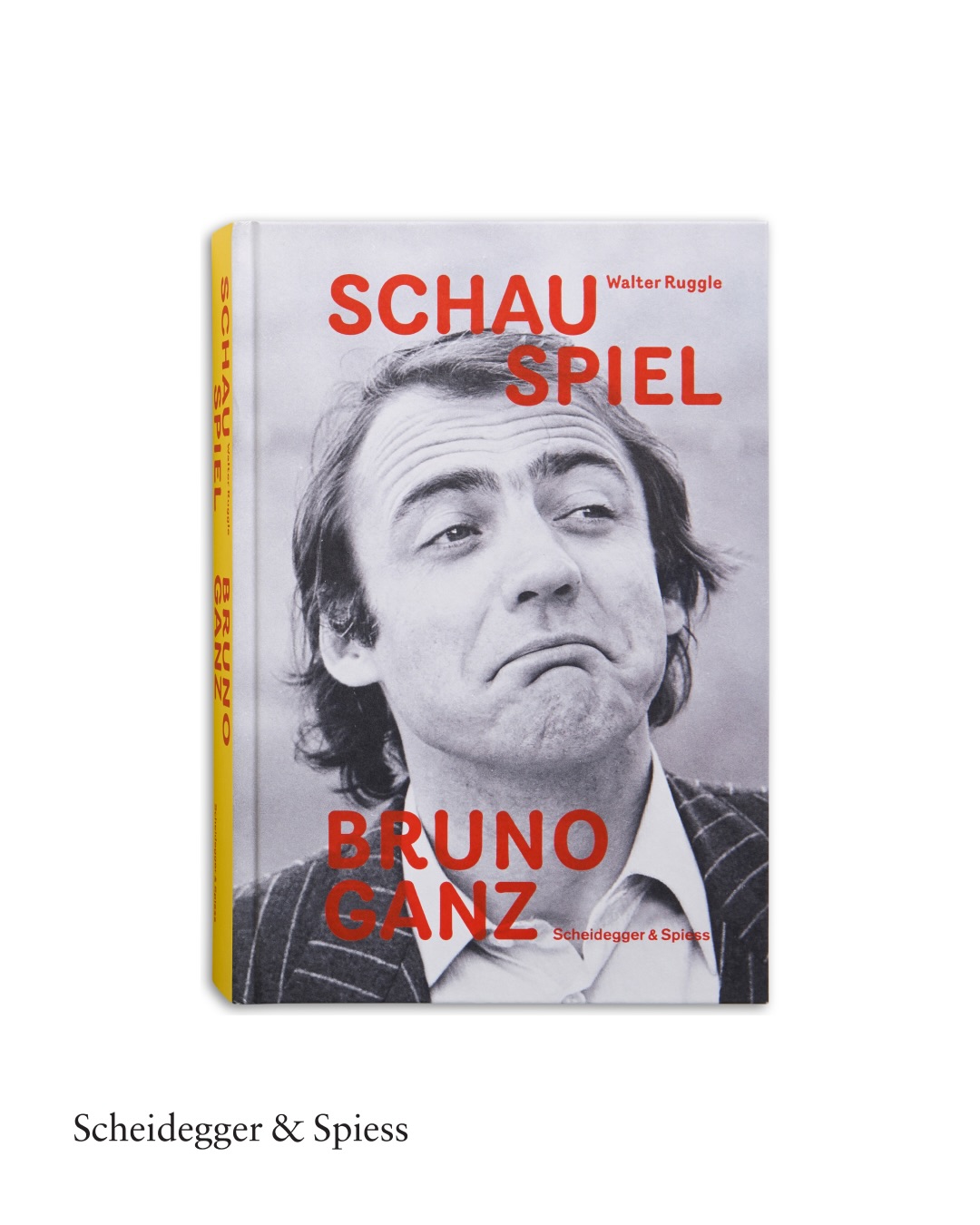 Schau Spiel Bruno Ganz. Eine Reise mit den Figuren des Schauspielers
Bruno Ganz (1941–2019) war einer der bedeutendsten Schauspieler Europas und ein Liebling des Publikums. Aus dem Arbeiterquartier Zürich-Seebach hat er es auf die wichtigsten Bühnen des deutschsprachigen Theaters geschafft und in Inszenierungen von Luc Bondy, Klaus Michael Grüber, Peter Stein oder Peter Zadek geglänzt. Mit mehr als 100 Rollen in Filmen von Regisseuren wie Francis Ford Coppola, Theo Angelopoulos, Wim Wenders, Alain Tanner, Sally Potter, Eric Rohmer oder Ridley Scott hat Ganz Kinogeschichte geschrieben.
Bis heute gibt es kein Buch über Leben und Schaffen von Bruno Ganz, weil er sich stets gegen eine Biografie gesträubt hatte. Zusammen mit dem Schauspieler hat der Zürcher Filmpublizist Walter Ruggle dieses Buch angedacht. Es widmet sich seinem Leben und Schaffen, indem es den mehr als 100 Filmfiguren folgt, die er verkörpert hat. Es bietet Einblicke in die Schauspielerei eines Ausnahmedarstellers und ins Filmemachen aus ganz unterschiedlichen Perspektiven. Texte von und Interviews mit Wegbegleiter:innen vervollständigen das Bild. Illustriert wird das Buch mit Filmstills und zahlreichen Bildern der Berliner Theaterfotografin Ruth Walz, die auch die Lebensgefährtin von Bruno Ganz war.
Schau Spiel Bruno Ganz ist eine Hommage an den herausragenden Schauspieler und eine Dokumentation seiner Kunst.
***
Von Walter Ruggle
Gestaltet von Walter Ruggle und Esther Butterworth
Gedruckt von gugler* DruckSinn
@gugler_kommunikationshaus
#brunoganz #biografie #schauspielerporträt #scheideggerspiess #kino