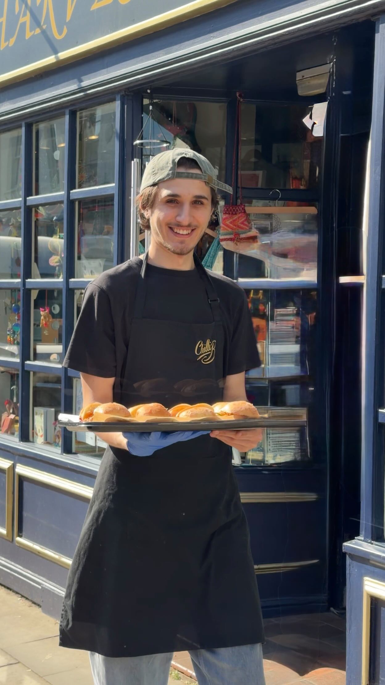 Hitchin locals have approved our new sandwich, Chorizo Heist! 🔥🙌🏻😎
Haven’t tried it yet? Don’t walk, run 🏃
#hitchineats #chillibhitchin #chillibs #hertfordshireeats #supportlocalhitchin