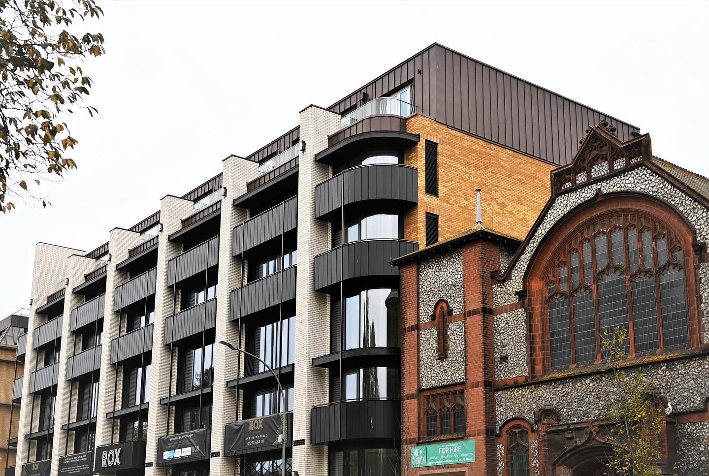 Brighton Rox, is a new development for Henry Construction. On this project you can see a combination of VM Zinc Anthra reveal panels and VM Zinc Pigmento Brown standing seam cladding, VM Strat has been used due to the coastal location, expertly installed by AMR.
