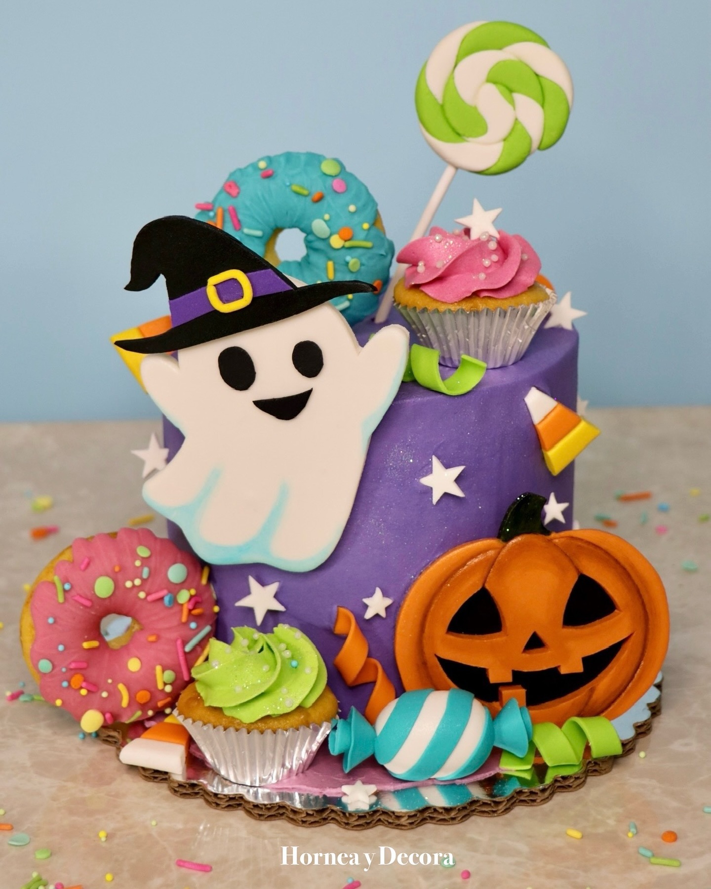 Que pasen un divertido Halloween 🎃 👻
Este será nuestro pastel para este día y el próximo año se los comparto en video con la plantilla y todo 🙌