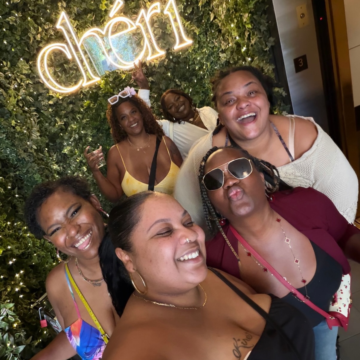 I’ve missed my friends so much lately. Extremely happy we finally were able to be with each other again. Not a woman in this photo I’d ever have to question. One or two still missing😭, but gang is still gang. Hitting two decades deep and I pray for 100 more. I love you guys 💙💜
inglewood🤝🏽compton🤝🏽south central