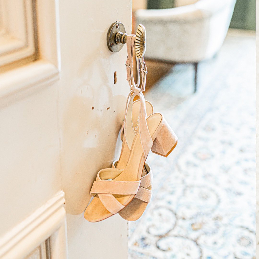 Het bruiloft seizoen is echt in vollegang! Ik probeer jullie alle mooie plaatjes te laten zien! In alle drukte vergeet ik vaak mooie foto’s te posten.
Dit was de prachtige dag van Claudia & Laurens💍
Ik was de hele dag aanwezig. Kijk je mee?
.
.
.
#trouwen2023 #weddingdress #bridal #bridalphotography #trouwfotograaf #trouwen #bruid #bridaldetails #bruidspaar #fotograafnederland #bridalphotography #bruidsreportage #destinationwedding #trouwenbuitenland #sayyestothedress #buitentrouwen #trouwfotografie