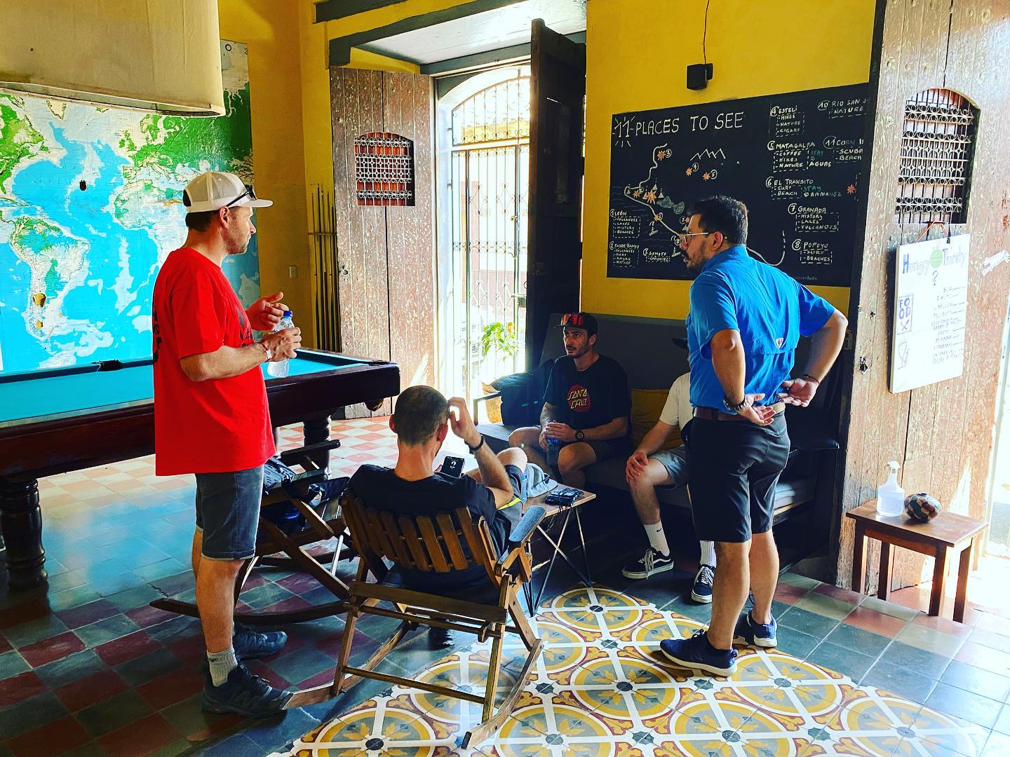 Pierre Thévenard and his team just arrived @tortugabooluda - getting prepared to break that speed record #tortugabooluda #thevenardpierre #leonnicaragua #cerronegro #cerronegrovolcano #speedrecords #discovernicaragua #terranicaragua #bananozsurfhouse