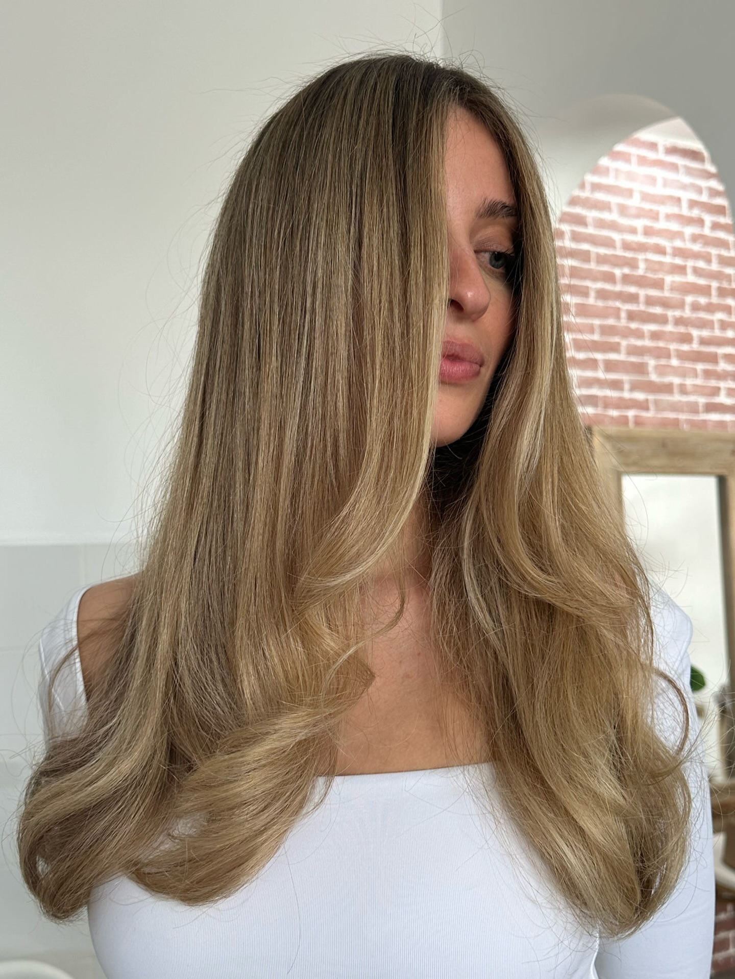 Meg @thecursedblonde working her blonde magic.
Soft tones, natural dimension and a result that speaks for itself. 🤍🌴