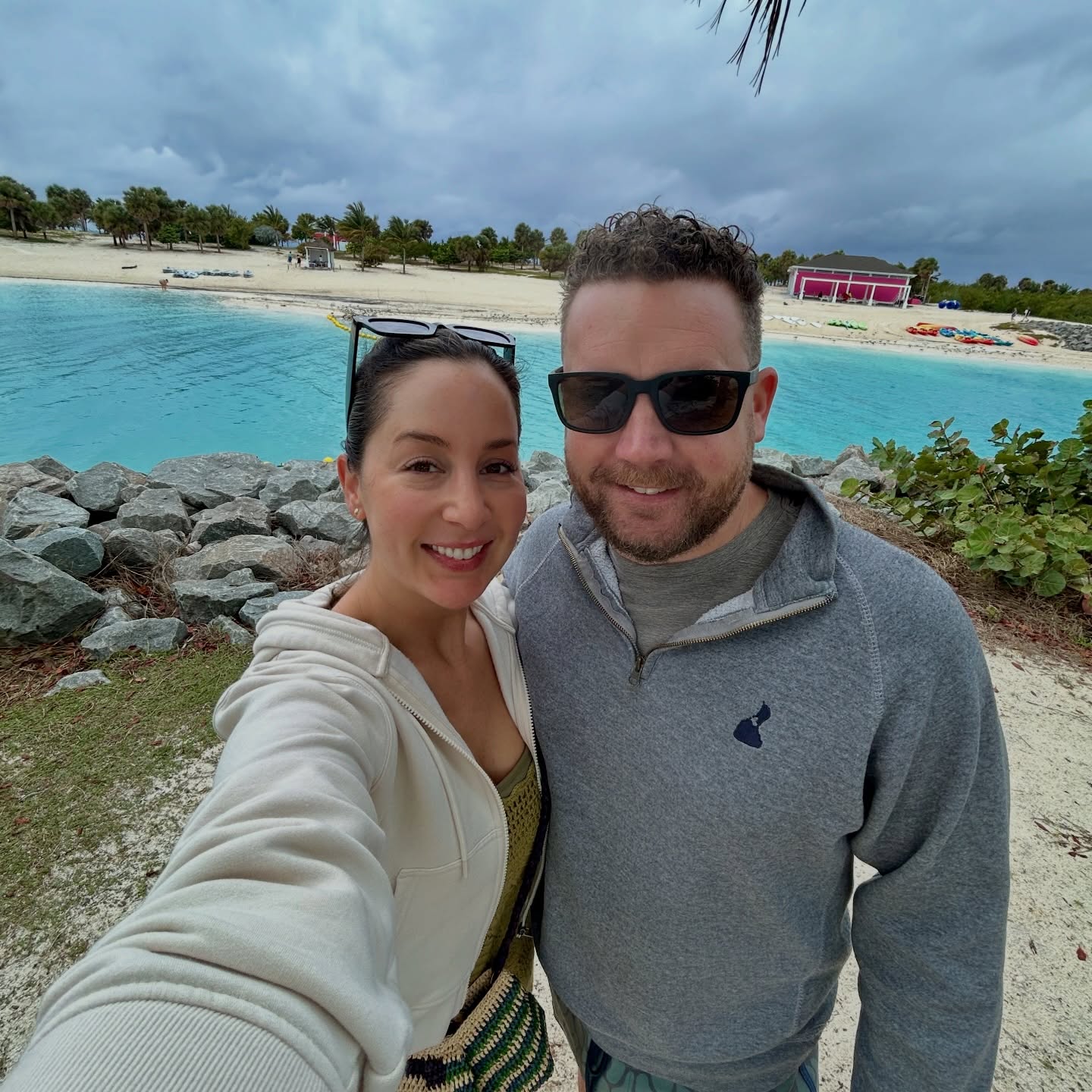 Greetings from the (what they call) chilly & windy Bahamas! Are you surprised to learn that there are days I don’t wear any jewelry?! Actually I’m wearing my 14k gold seashell studs that I got when I was a baby 🥹🫶🏼
Comment your guess which island we’re on!🤍