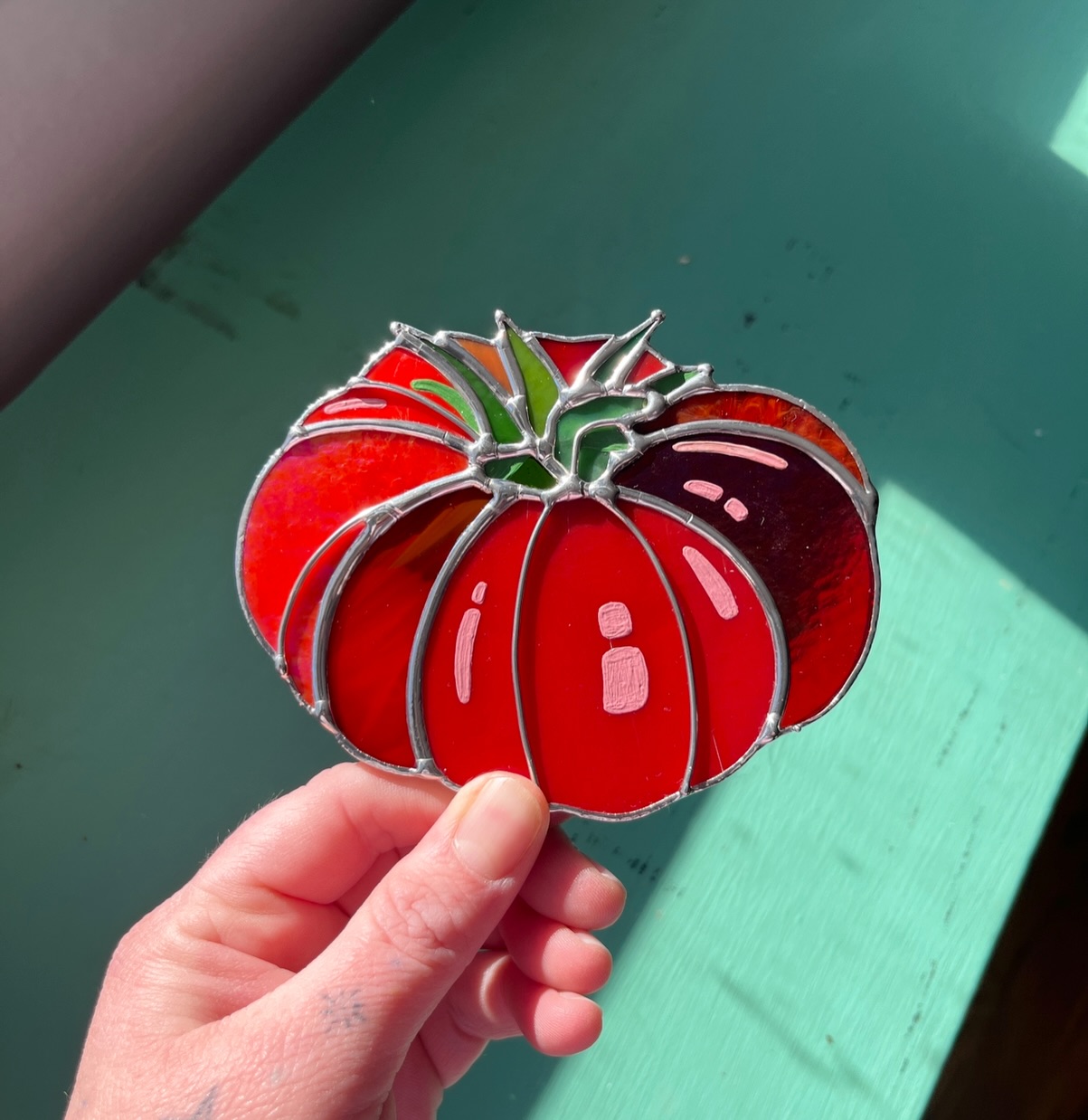 Did I forget to post for a week? š
between customs and working on revamping our studio space, @glass.creature and I have been hard at work over here! Really excited to get our space better suited for not only our work, but future classes and private instruction. Itās a lot of manual labor though! So in the meantime, hereās a cute tomato š