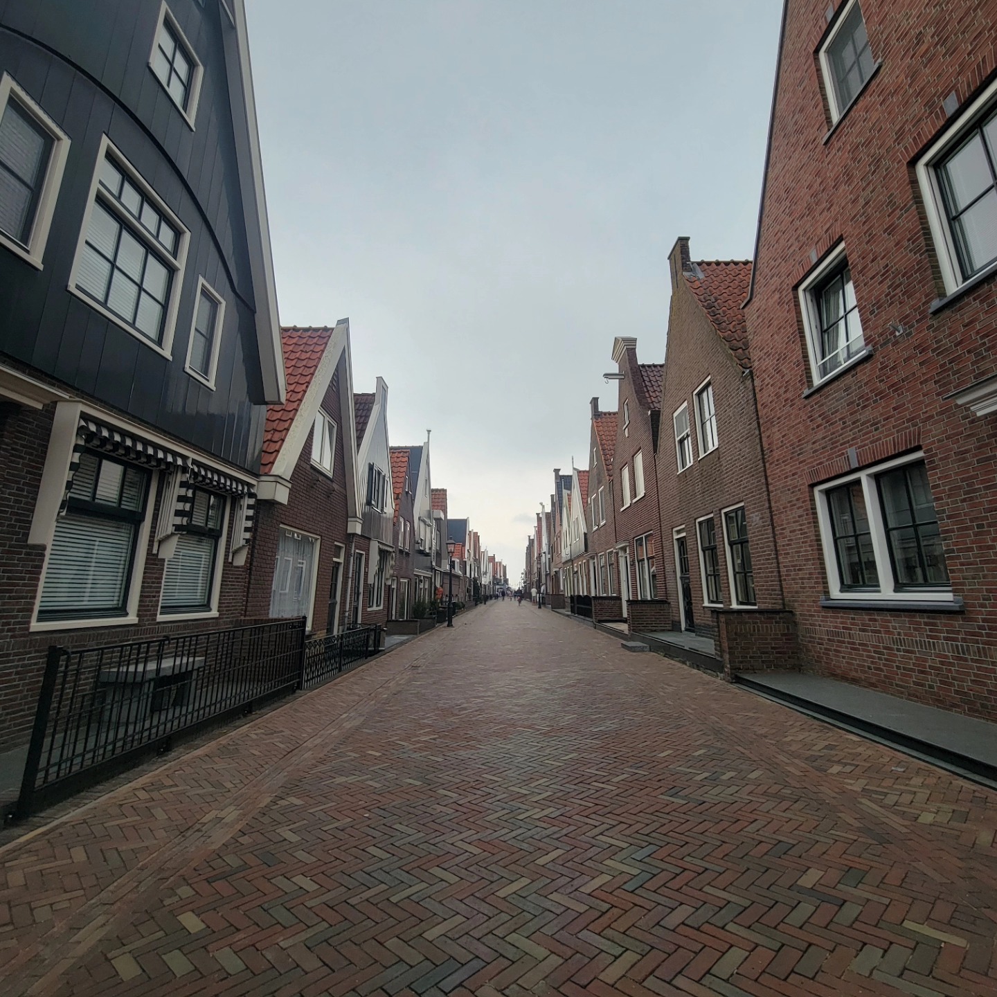 Who's up for a solo adventure through Amsterdam and the Dutch countryside? Visit our blog for some of the best sights to see in just 4 days!
.
.
.
.
#traveltheworld #twogirlsgetaway #girlslovetravel #solotravel #amsterdam #thenetherlands๐ณ๐ฑ #canals #cheese #vangogh