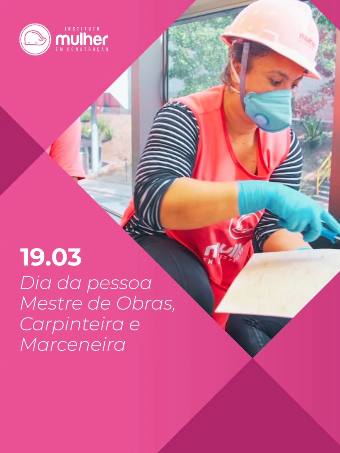 19 de março é dia de reconhecer quem faz a obra acontecer. Quem está ali, no dia a dia, transformando projeto em realidade, resolvendo, criando, construindo.
Mestre de obras, carpinteira, marceneira. Profissões essenciais e, sim, também lugar de mulher. No Instituto Mulher em Construção, mulheres chegam com vontade de aprender e saem com mais autonomia, mais renda e uma nova forma de se enxergar no mundo.
É sobre construir paredes e reconstruir caminhos.
#InstitutoMulherEmConstrução #MulheresNaConstrução #ConstruindoAutonomia