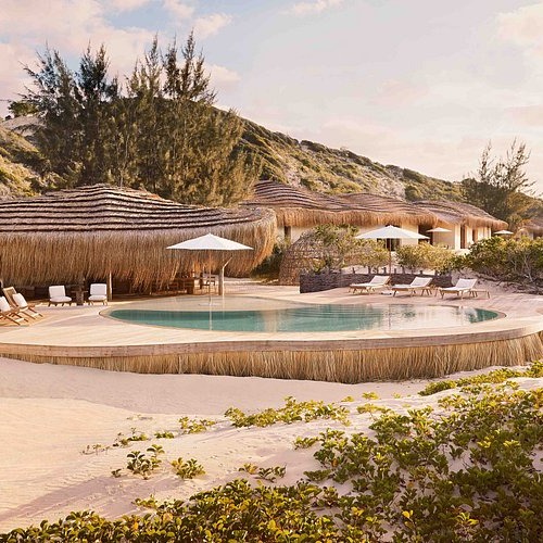 Why everyone is looking to Mozambique right now...
Quietly, Mozambique is establishing itself as Africa’s most sought-after, luxury tropical escapes.
Untouched beaches, warm Indian Ocean waters, and a growing collection of forward-thinking, design-led, sustainable-focussed lodges are drawing a new wave of travellers south.
This is where the tropical paradise still feels undiscovered.
Lodge Photos:
1. @kisawasanctuary
2. @sussurro.co
3. @andbeyondbenguerra
#LovedAfrica #Mozambique #IndianOcean #LuxuryAfrica