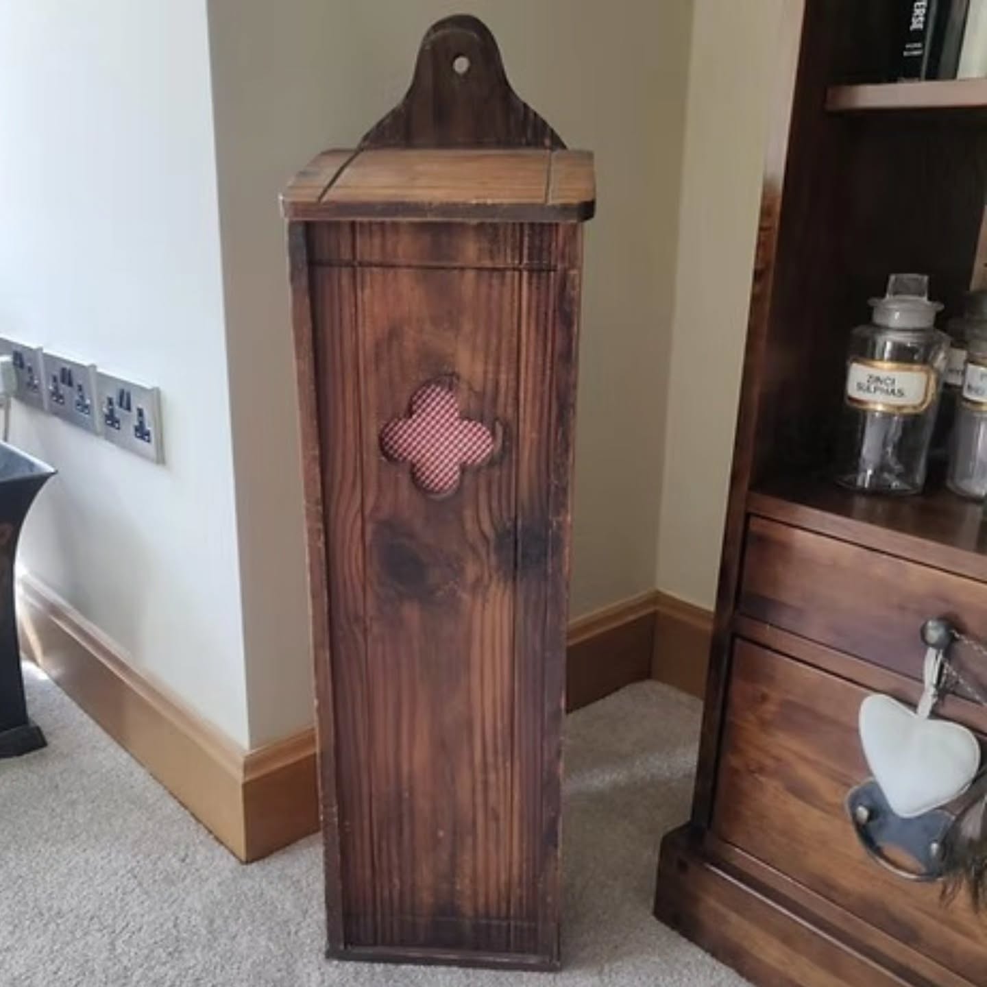 Vintage French baguette box | https://share.google/40fuAPvdKYZHavjMJ #stufftoyouandme