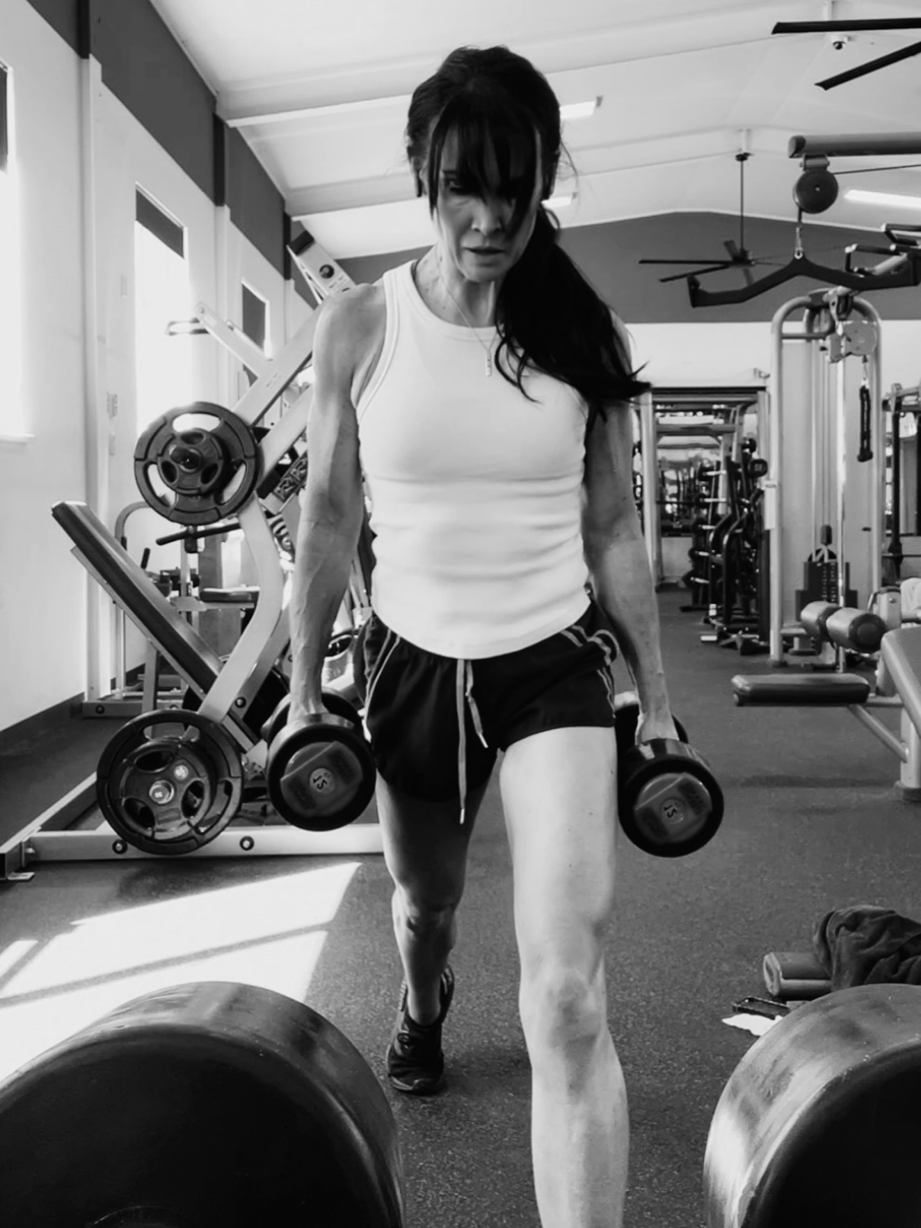 Current banger on repeat 🙌
I cannot train with intensity without my tunes 🎶😅 EarPods left at home and imma turning around 🤣
#musicislife