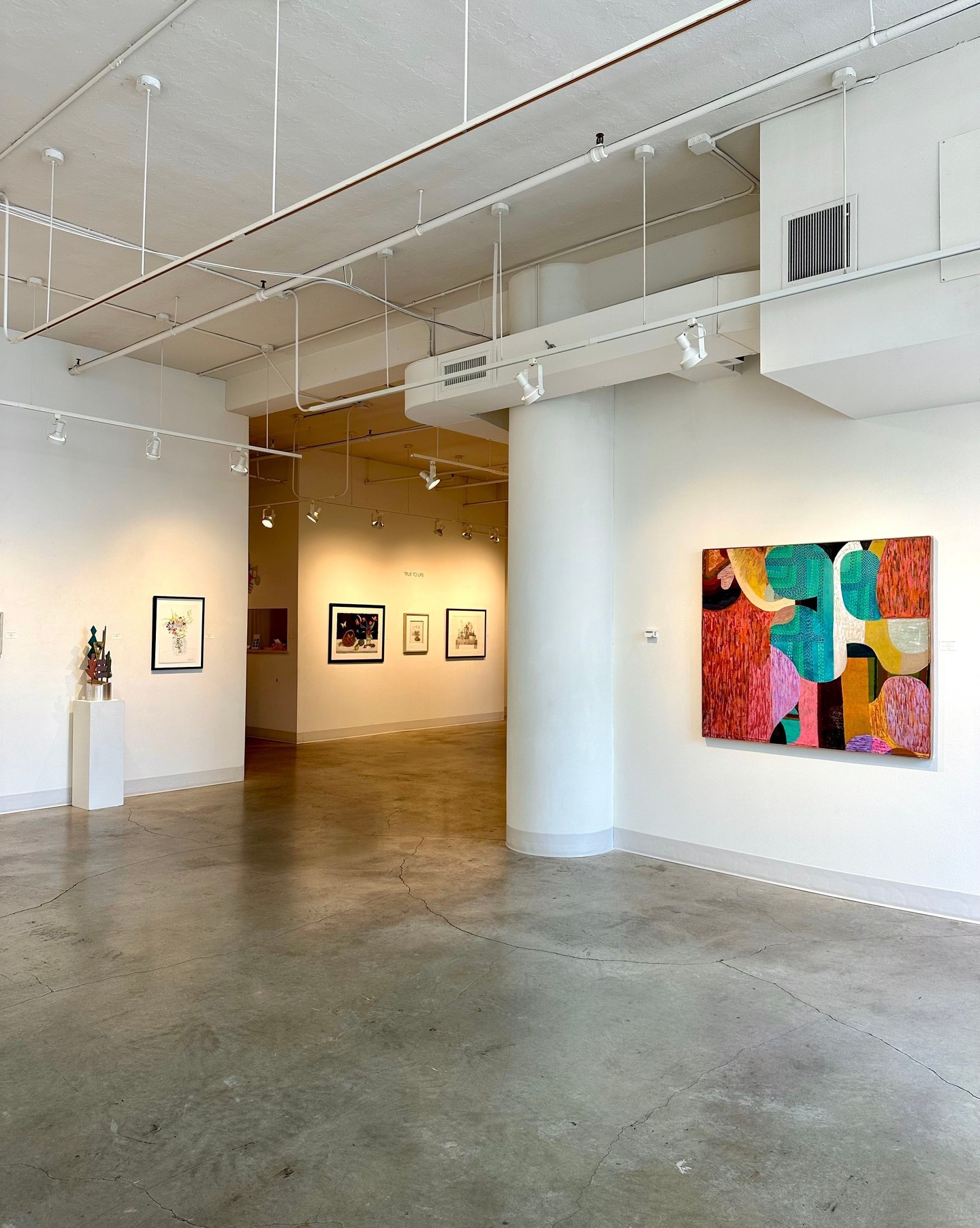 T-minus 32 days until spring @gallerynightmke 🎨 ✨
We're exploring our neighborhood venues - like @toryfolliardgallery and their "TRUE TO LIFE" show closing April 4 - to get inspired for a weekend of art gallery hopping 🐰 🖌️
Be sure to check gallerynightmke.com in the coming weeks to explore all participating venues from the Historic Third Ward, to neighboring areas like Walker's Point, East Town and more 🤩