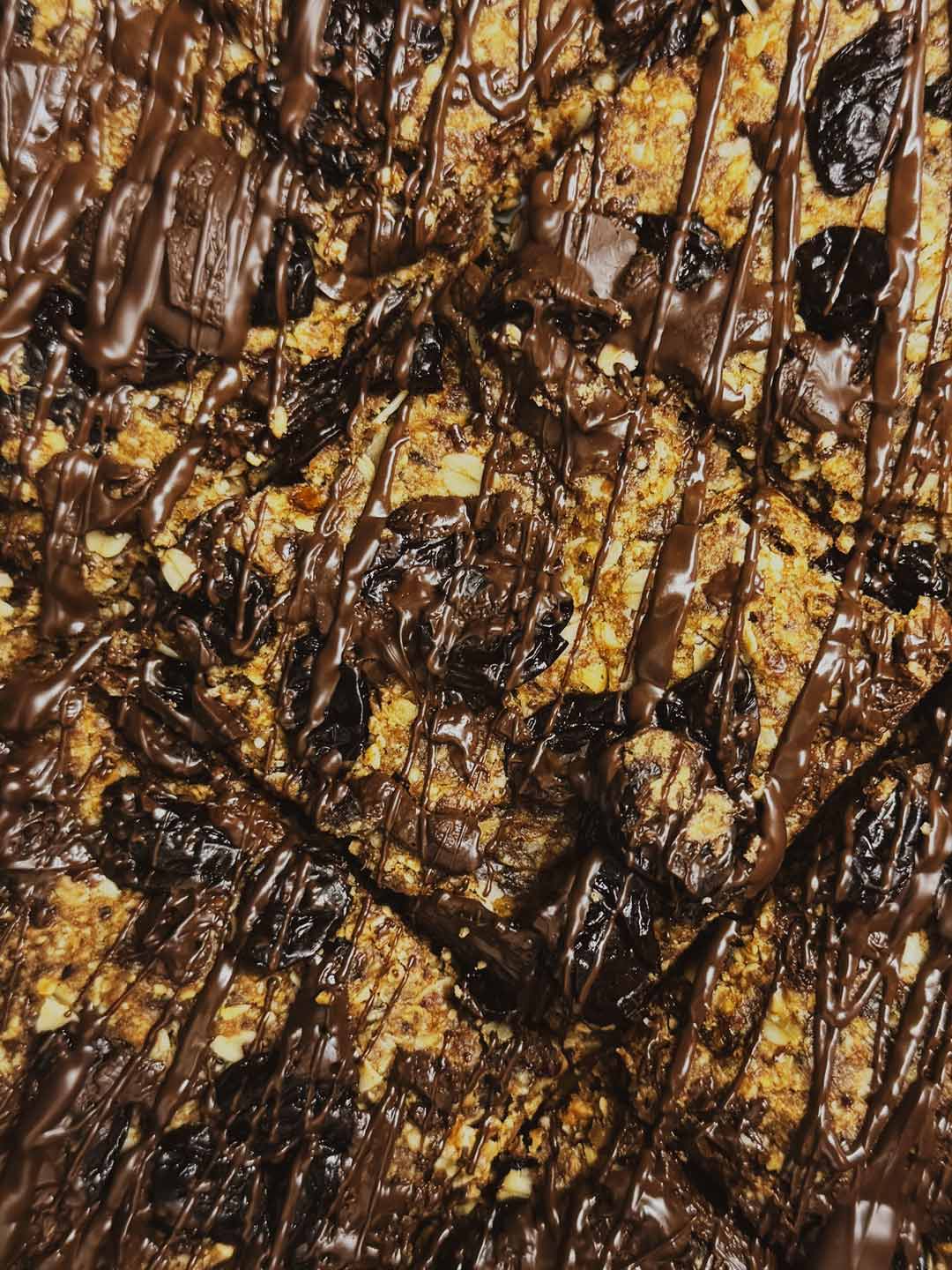 Meet the new Dark Chocolate Cherry
Bomb Protein Bar
Vegan. Gluten-free.
The perfect mix of rich dark chocolate,
sweet cherries, and
plant-powered protein.
Proof that better-for-you snacks can
still taste like dessert.