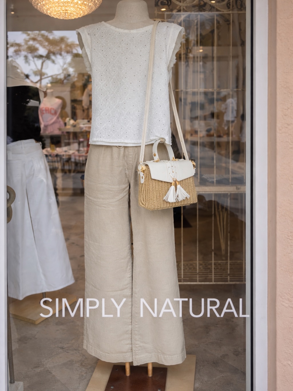 New arrivals at Simply Natural ✨
Effortless, coastal, and made for today’s goddess 🤍
Available in-store now 🌴
#AnnieHandbags #NaplesStyle #ResortWear #theVillageNaples