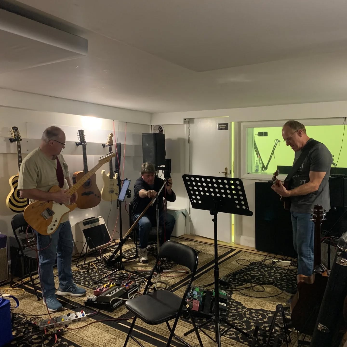 Great to have the Burnley Brothers recording in the studio last week 🤘