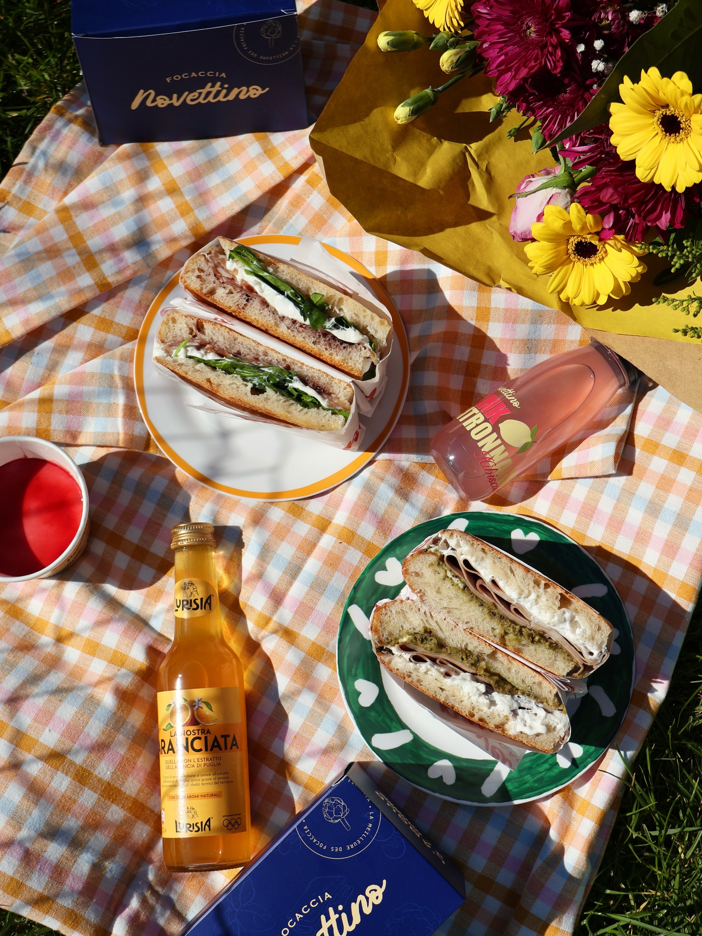 Premier jour du printemps.
Et chez Novettino, on n’a pas perdu de temps pour aller faire un pique-nique ensoleillé 🌞
#novettino #focaccia #piquenique #spring #fyp