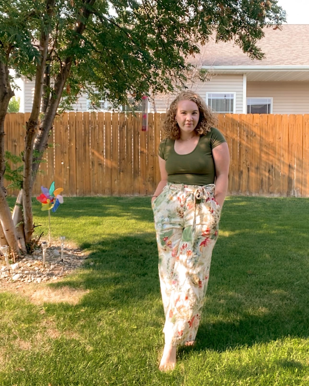 Over the past two years I have slowly been getting back into sewing. My mom and Grama taught me the basics as a young girl but it wasn't until the Covid lockdowns that I really got into making new clothes. It's been so fun diving into the sewing community and watching my skills evolve as I try new patterns fabrics and techniques. Now that I've finished school I want to dedicate more time to sewing, so I've created this page as a space to share my past and upcoming projects. 🧵🪡
.
.
Thrifted floral linen fabric and hand drafted patterns for paper bag pants and tote bag.