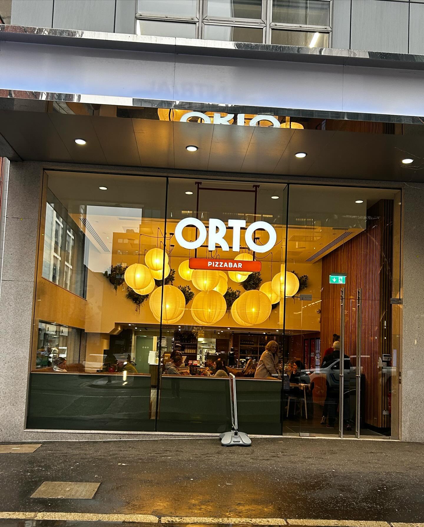 Images of the 3rd site for Orto Pizza in Belfast which opened on Bedford Street early December. Kitted out with 2x @svebadahlen twin deck electric pizza ovens as well as bespoke fabricated counters and stone. Thanks to everyone involved including Abbey Upholsterers and Lara Woods for the decor and fitout!
Best of luck from everyone at Galgorm Group 🍻 🍕