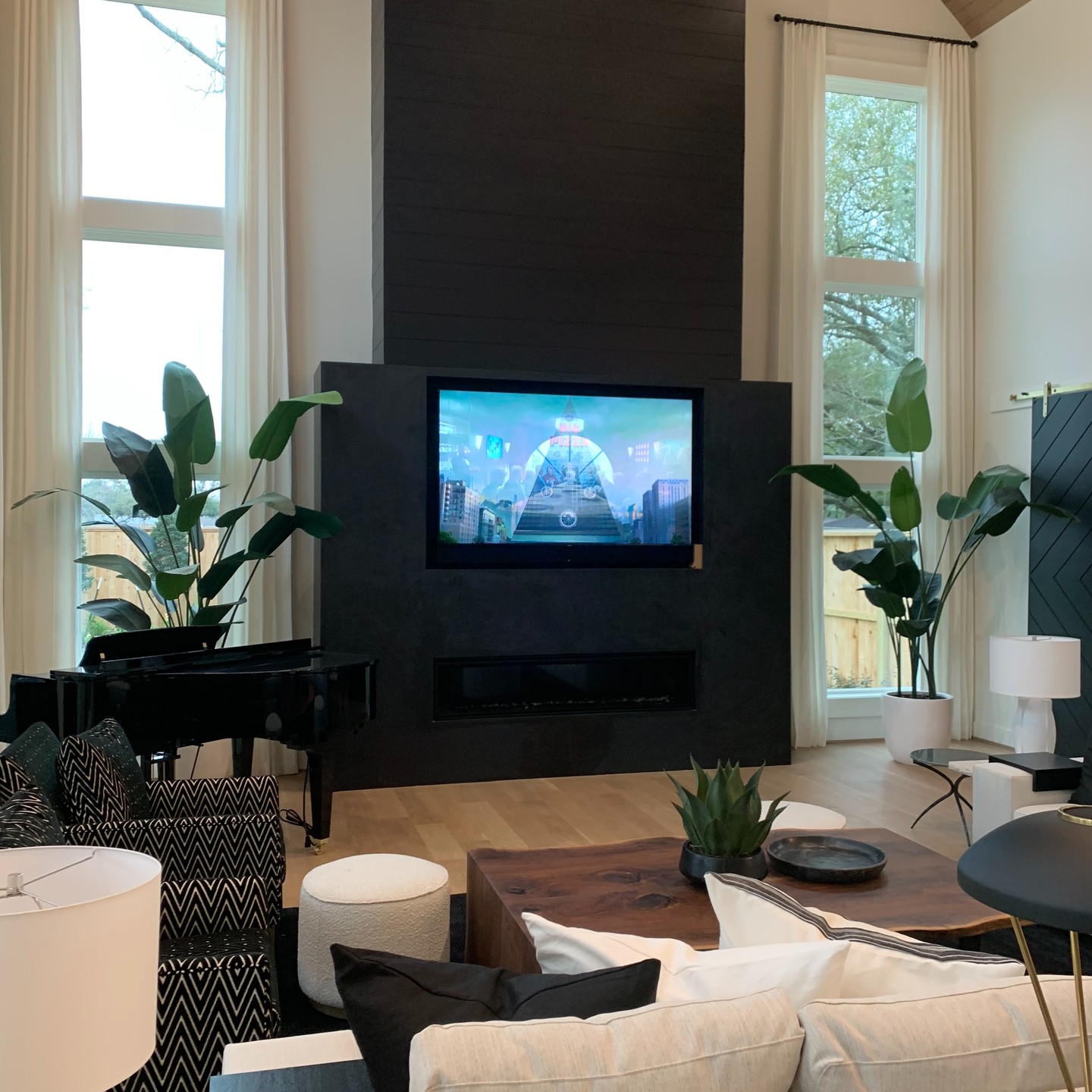 Custom Install with Leon Speakers, Samsung 85" TV, and full Crestron Home AV, lighting, and shades.
#leonspeakers #crestron #samsung #custominstall #smarthome #automation #audiovideo #crestronhome #shades #lightingcontrol